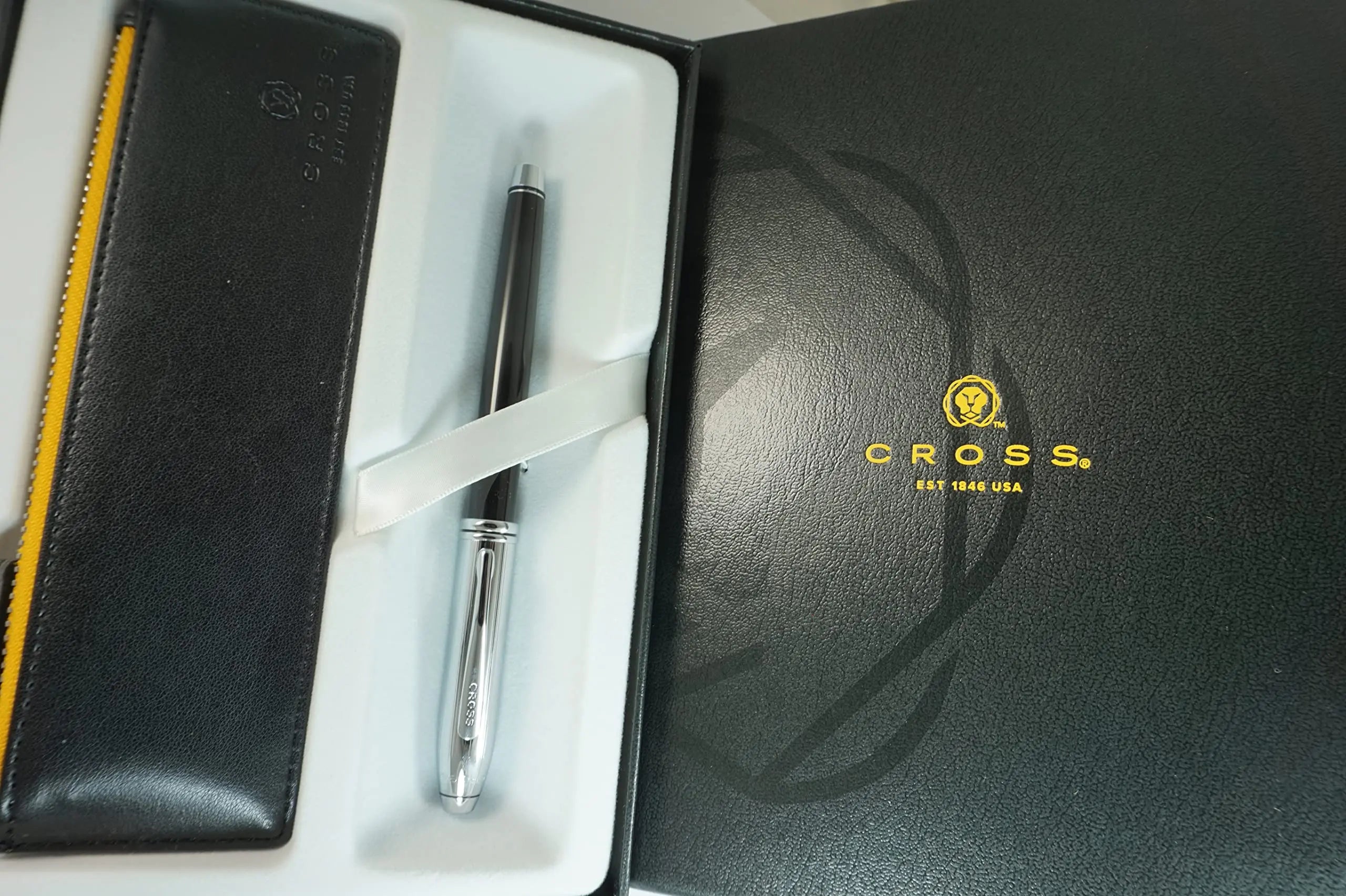 A.T. Cross Cross Townsend Black Lacquer Tuxedo Selectip Gel ink Rollerball Pen and Matching pen pouch Cross