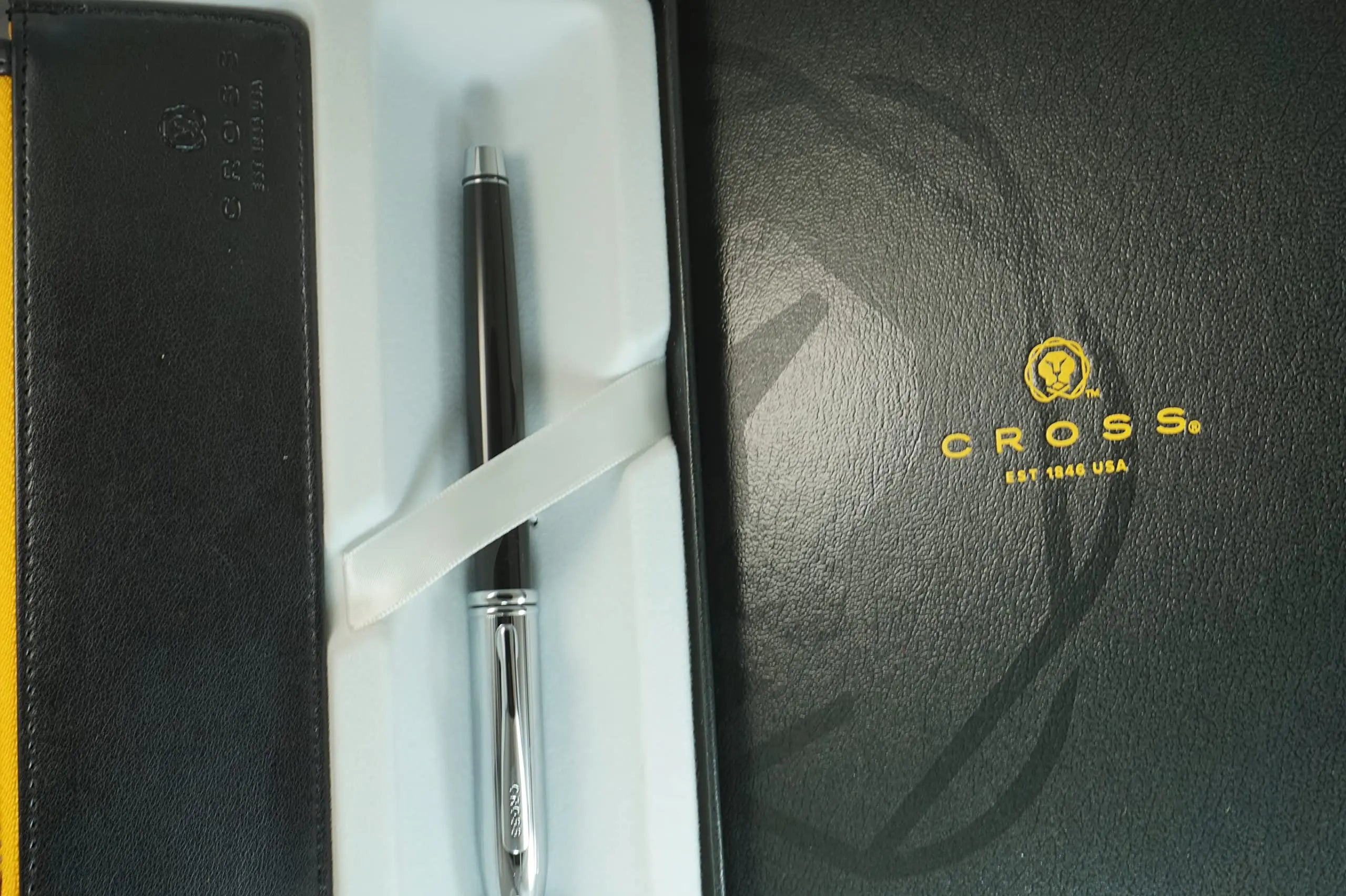 A.T. Cross Cross Townsend Black Lacquer Tuxedo Selectip Gel ink Rollerball Pen and Matching pen pouch Cross