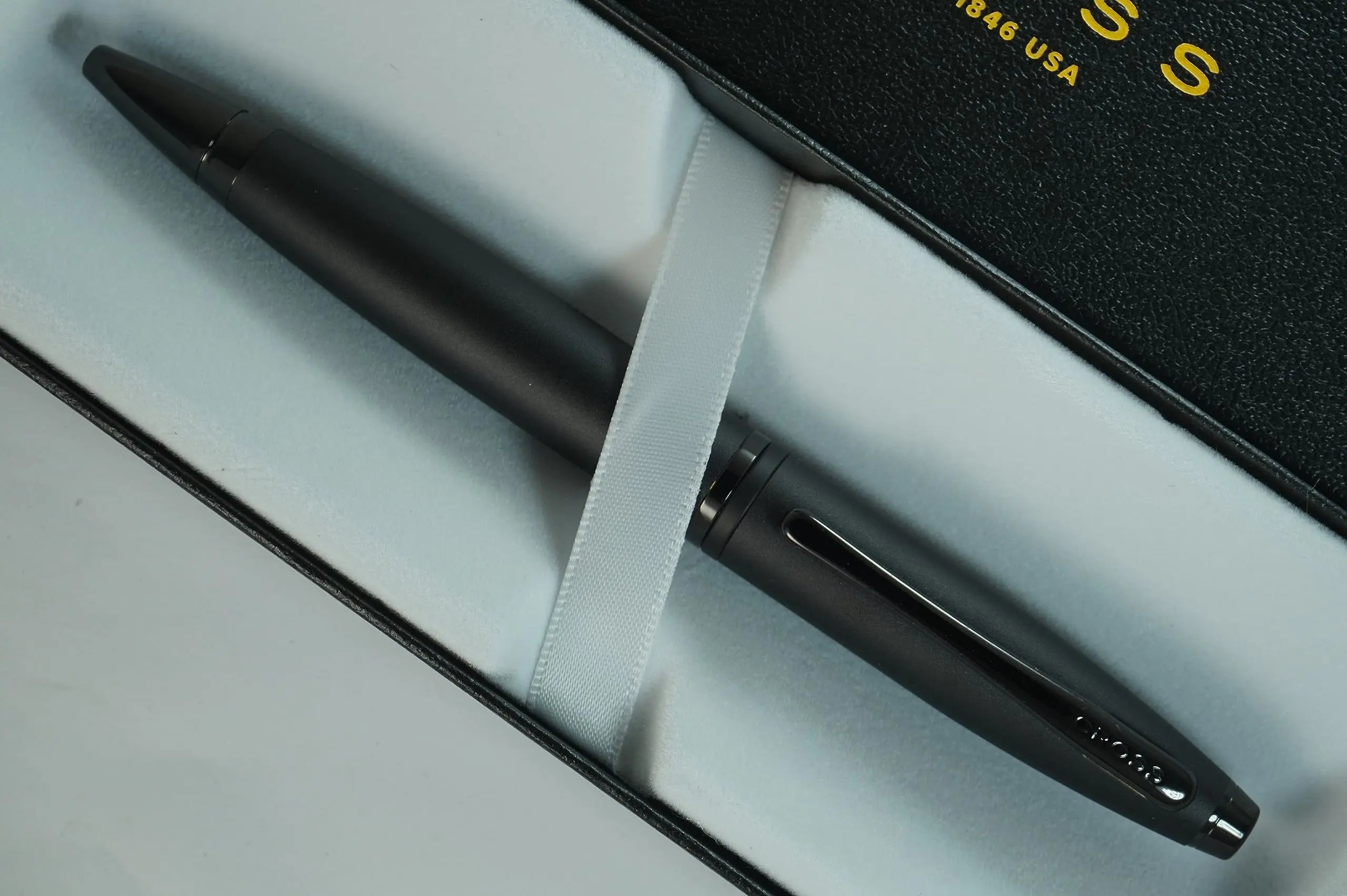 Cross Calais Carbon Matte Jet Black Signature Mid band and PVD Appointments Ballpoint Pen - crosspenmall.com