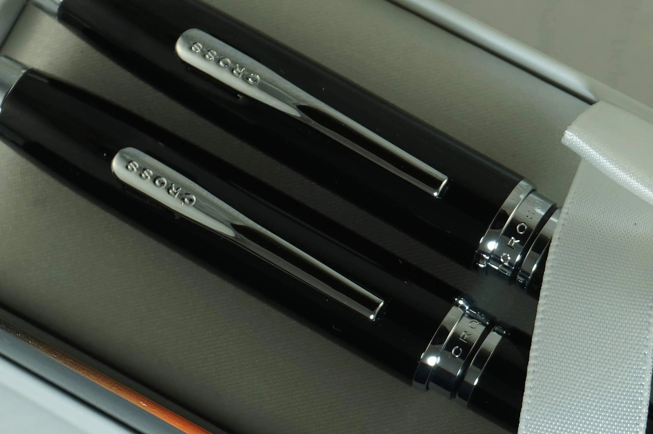 Cross Classic Coventry Black Lacquer & Extremely Polished Appointments with Distinctive Cross Special Signature Mid Rings,Coventry Pen & 0.7MM Pencil Set. - crosspenmall.com