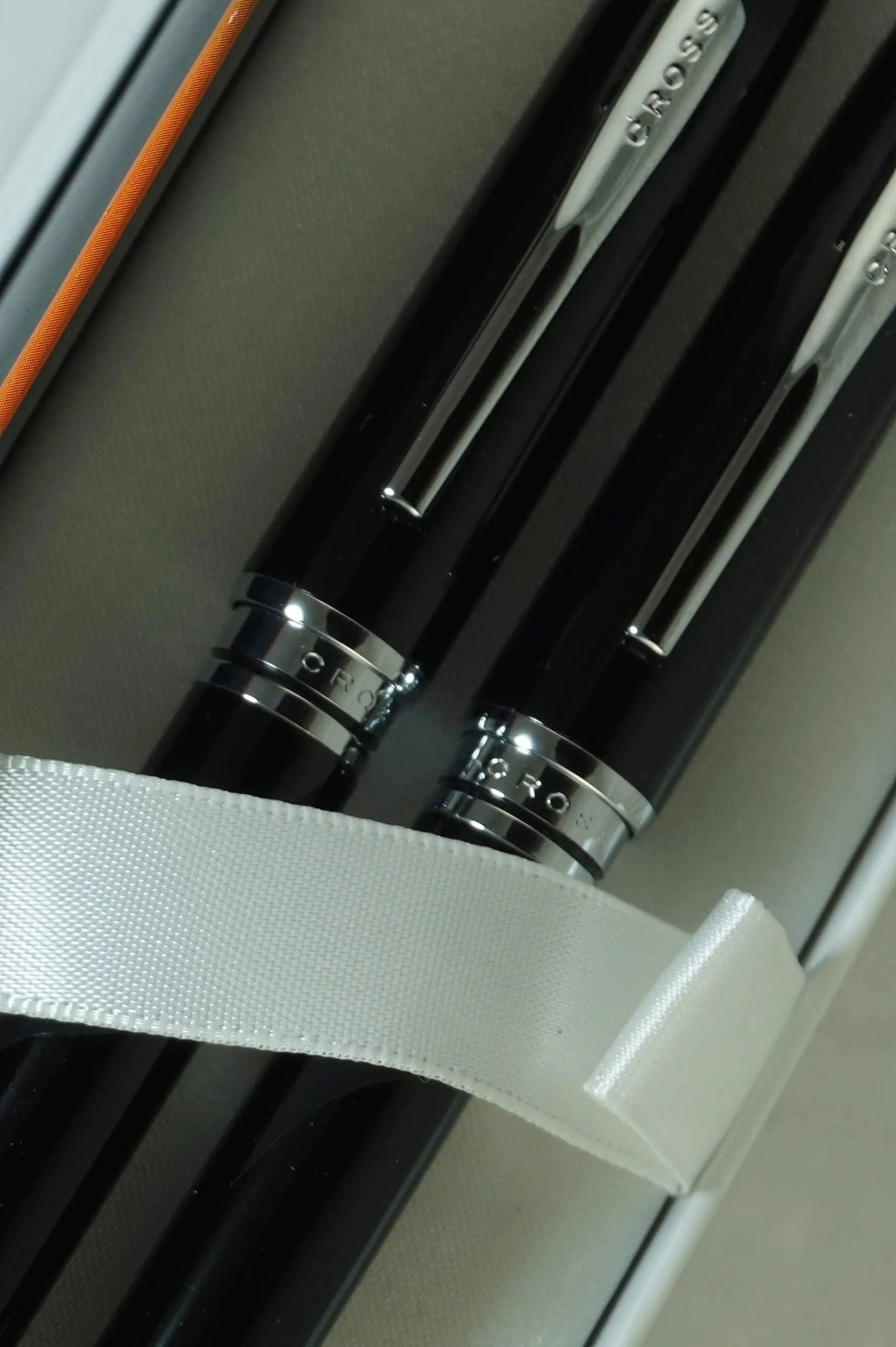 Cross Classic Coventry Black Lacquer & Extremely Polished Appointments with Distinctive Cross Special Signature Mid Rings,Coventry Pen & 0.7MM Pencil Set. - crosspenmall.com