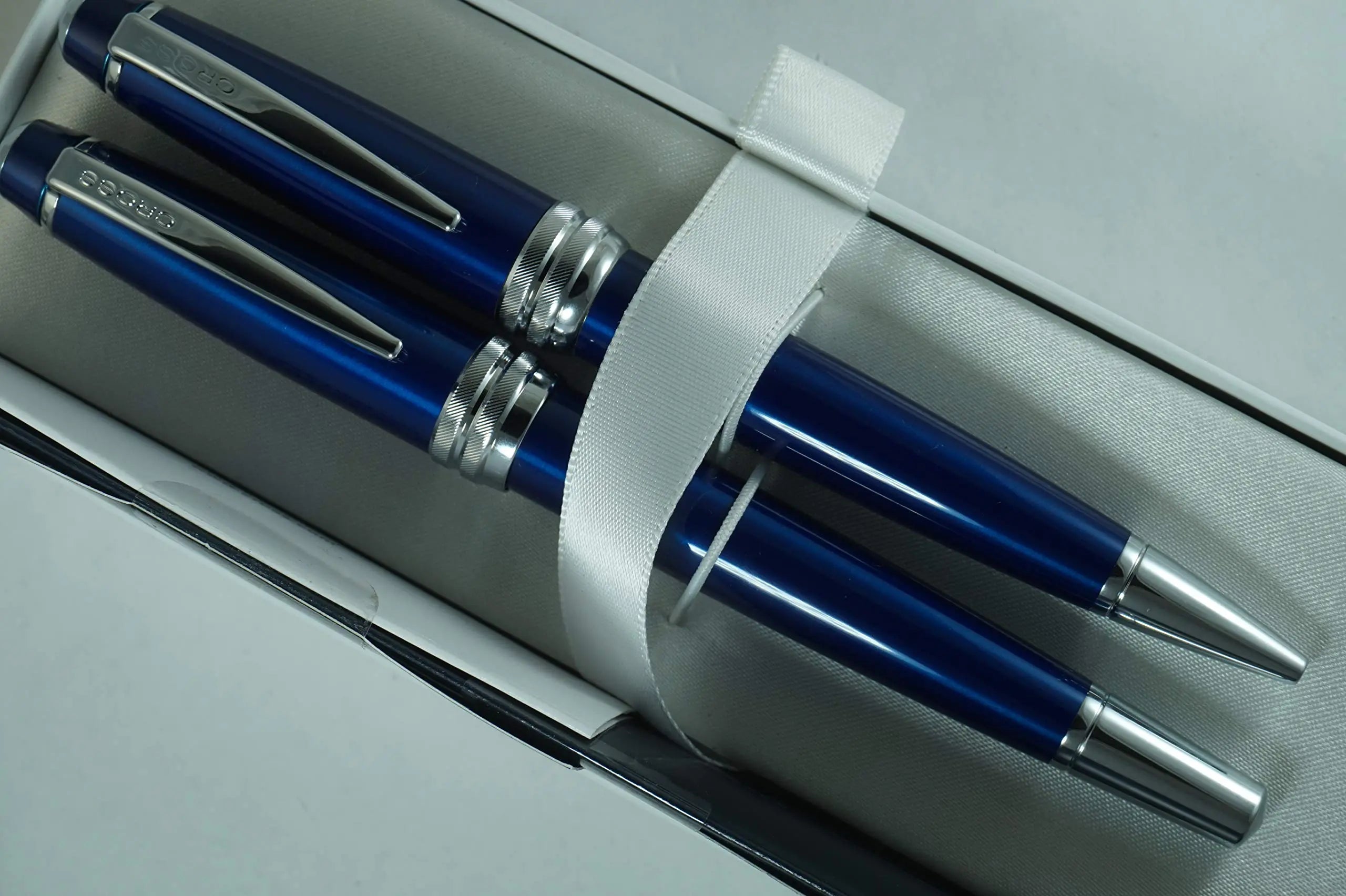 Cross Executive Companion Pearlescent bailey Midnight Blue Lacquer signature Diamond cut Multi-grooved center ring Medium Fountain pen and Ballpoint Set. A great Gift Cross