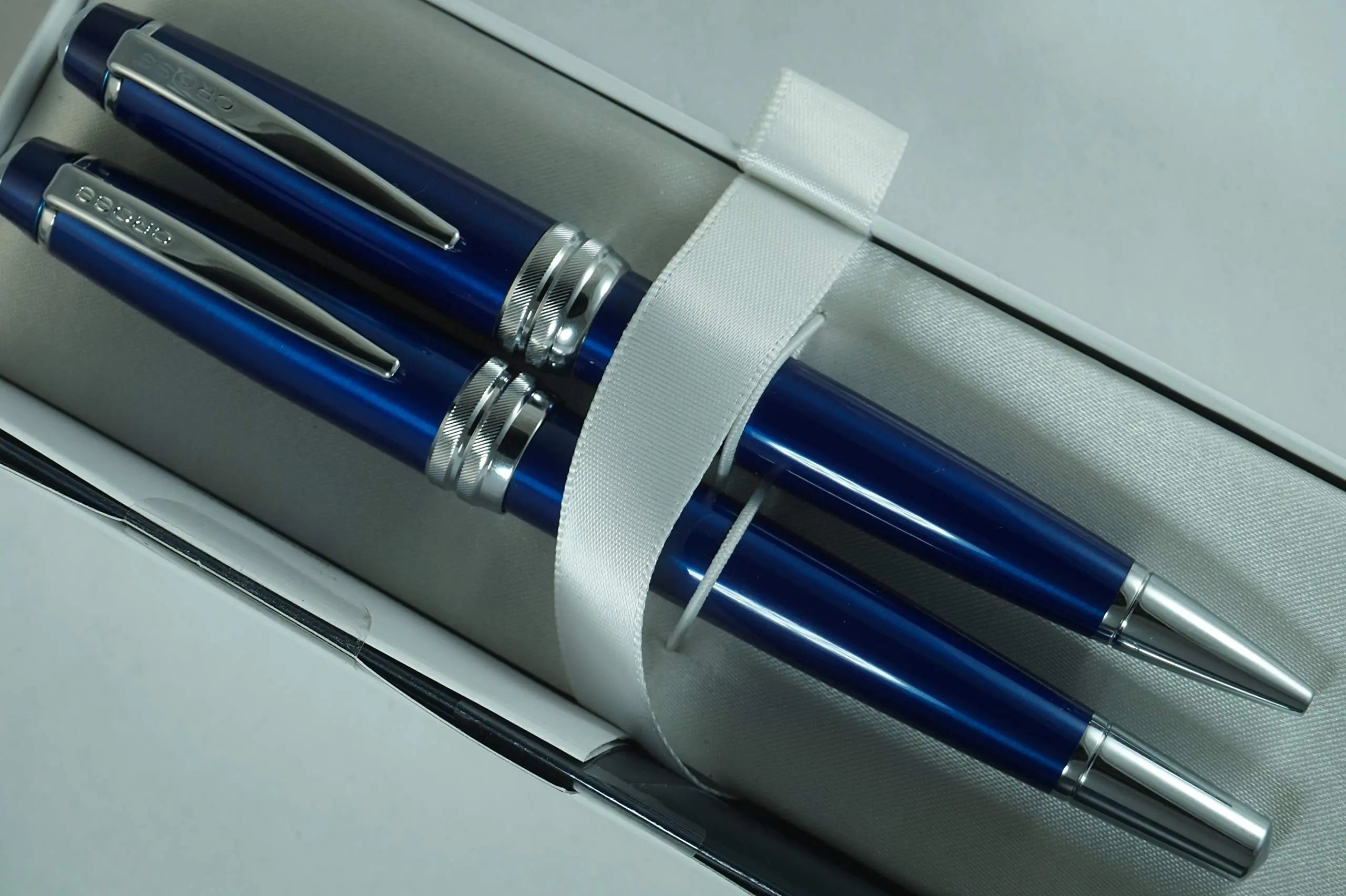 Cross Executive Companion Pearlescent bailey Midnight Blue Lacquer signature Diamond cut Multi-grooved center ring Medium Fountain pen and Ballpoint Set. A great Gift Cross