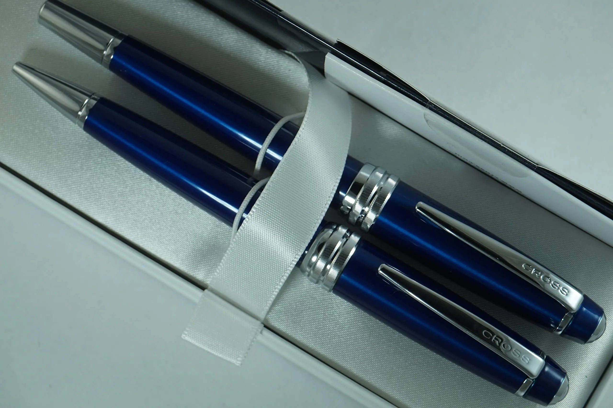 Cross Executive Companion Pearlescent bailey Midnight Blue Lacquer signature Diamond cut Multi-grooved center ring Medium Fountain pen and Ballpoint Set. A great Gift Cross
