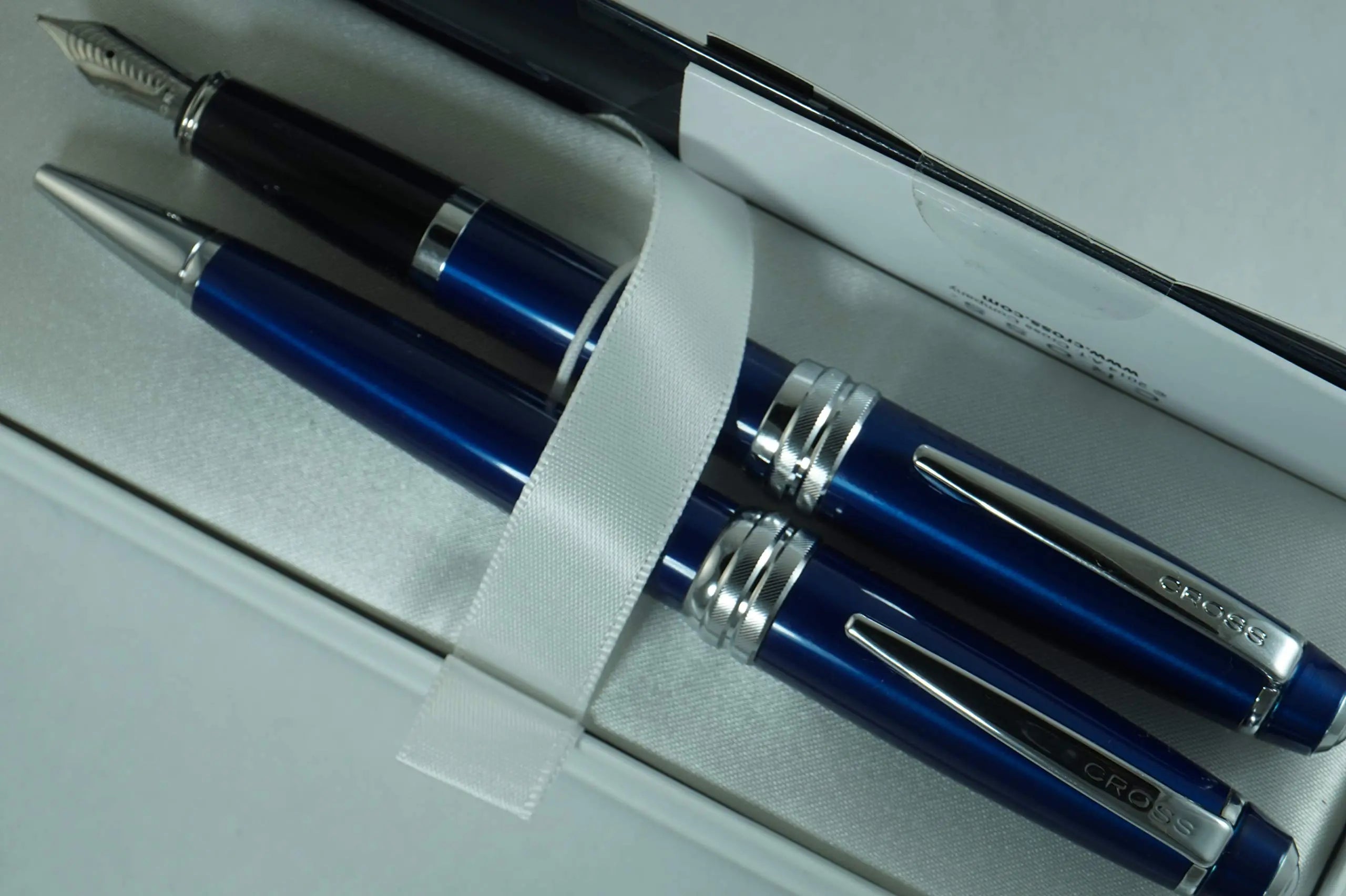 Cross Executive Companion Pearlescent bailey Midnight Blue Lacquer signature Diamond cut Multi-grooved center ring Medium Fountain pen and Ballpoint Set. A great Gift Cross
