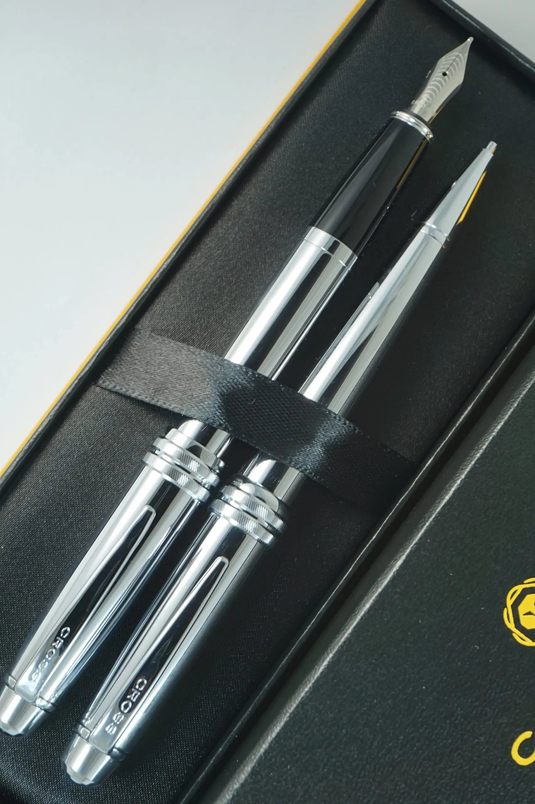 Cross Executive Companion Polished Chrome bailey signature Diamond cut Multi-grooved center ring Medium Fountain pen and Ballpoint Set. A great Gift - crosspenmall.com