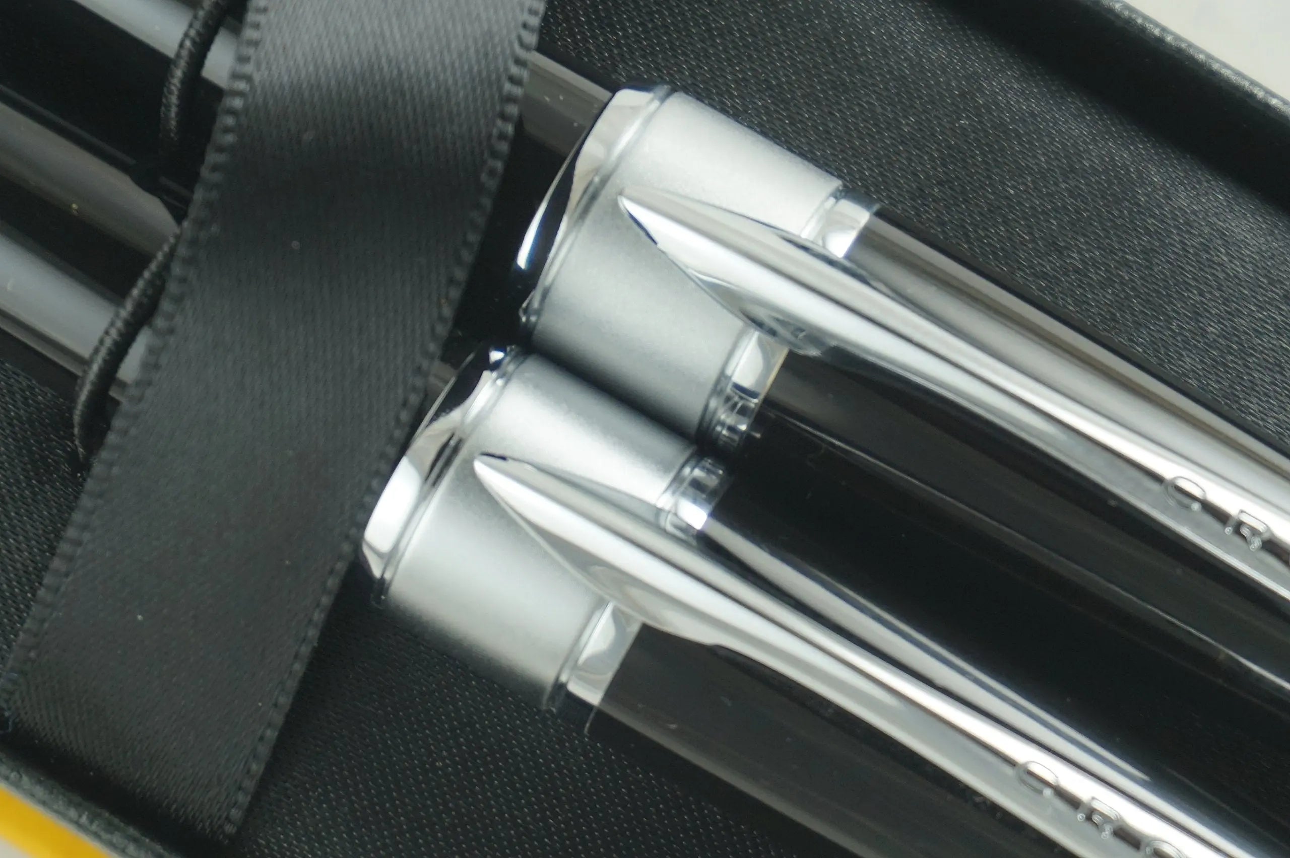 Cross Limited Edition in elegant Art Deco Apogee Executive Diamond Cut Black Barrel Selectip Gel Ink Rollerball pen and Ballpoint Pen set .A great personal and corporate gift - crosspenmall.com