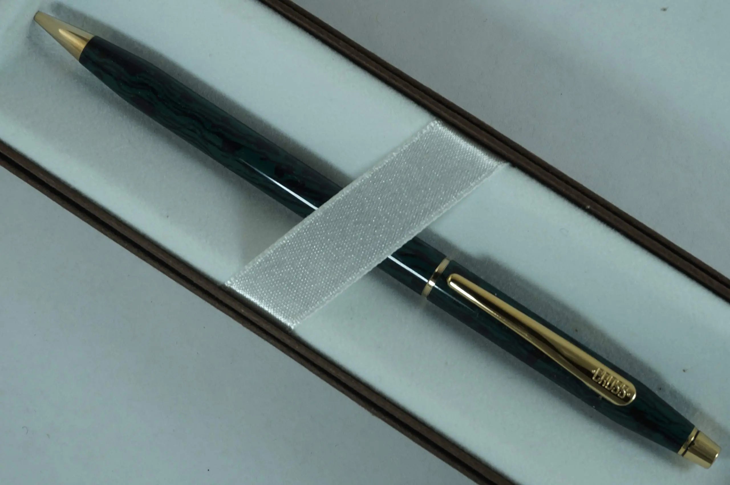 Cross Made in the USA Century Classic Green Wood Lacquer Barrel and 23KT Gold Appointments with 0.5mm Lead Mechanical Pencil .Made in Lincoln, USA Cross
