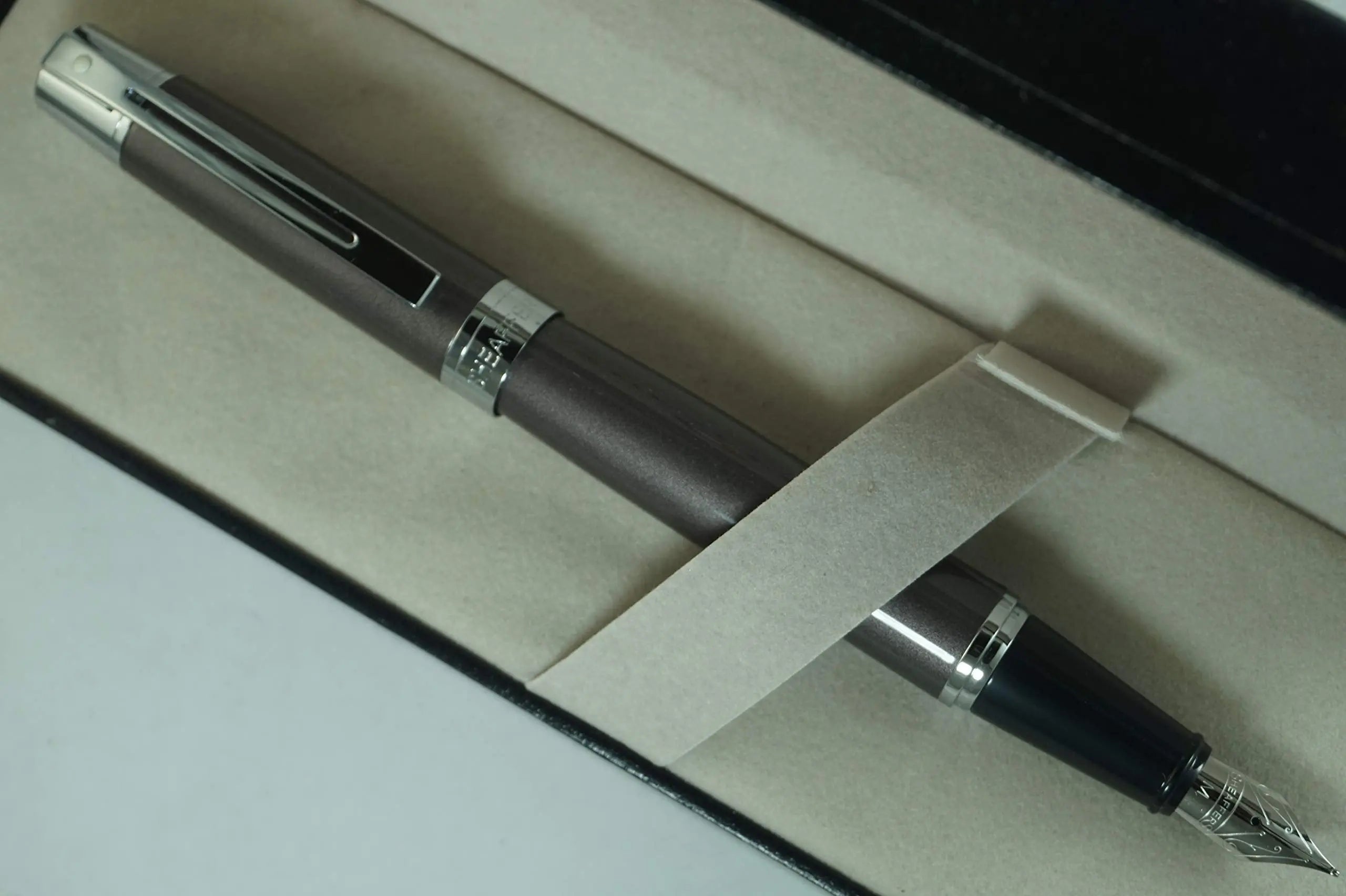 Cross Sheaffer 300 Collection II Metallic Brownish Grey, Compact, Polished Barrel and Appointments Medium Fountain Pen - crosspenmall.com