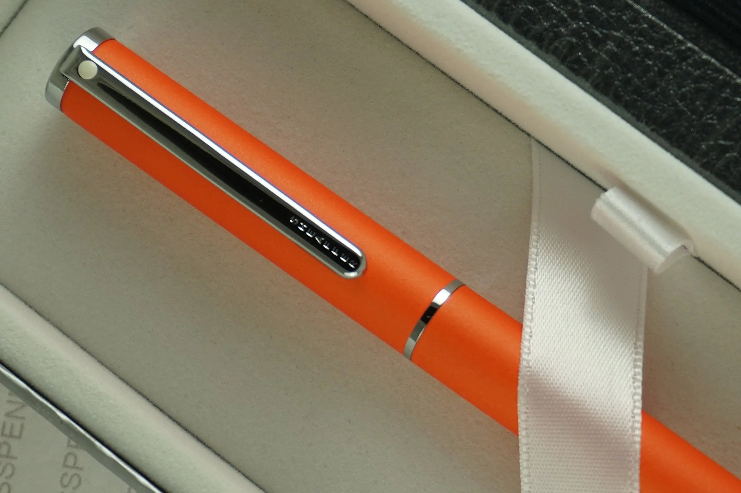 Cross Sheaffer, Matte Tangerine with polished Appointments Ballpoint Pen with Stylus and a matching Sheaffer Jounal set Cross