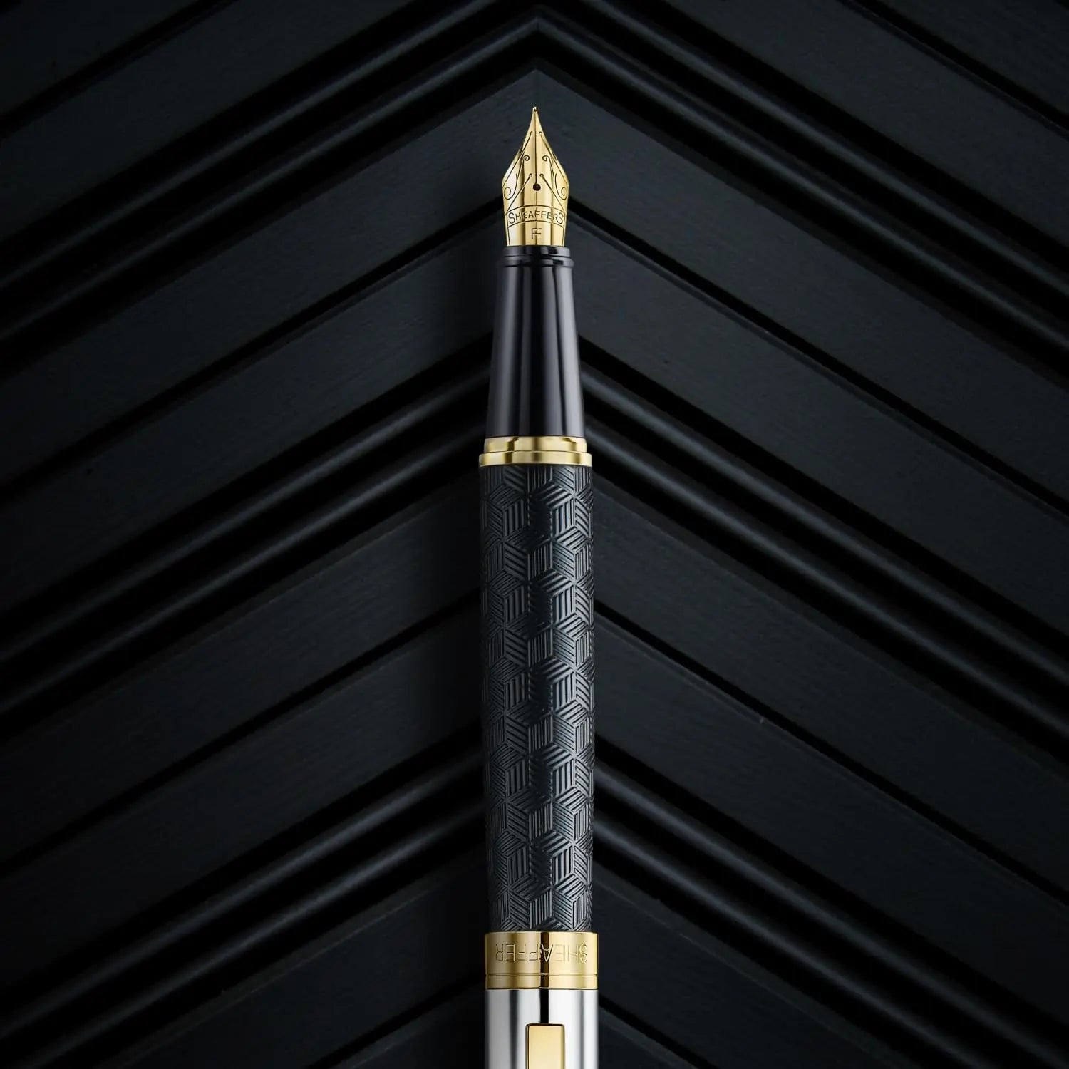 Sheaffer 300 E9347 Diamond-cut Matt Black Barrel and Shiny Chrome Cap with PVD Gold Trims Pen Sheaffer