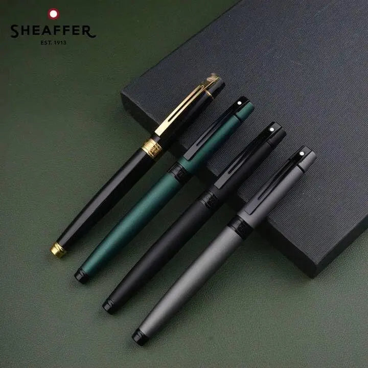 Sheaffer 300 Matte Green Pen with Contrating Black PVD Trims and Matching Pouch gift Set Sheaffer