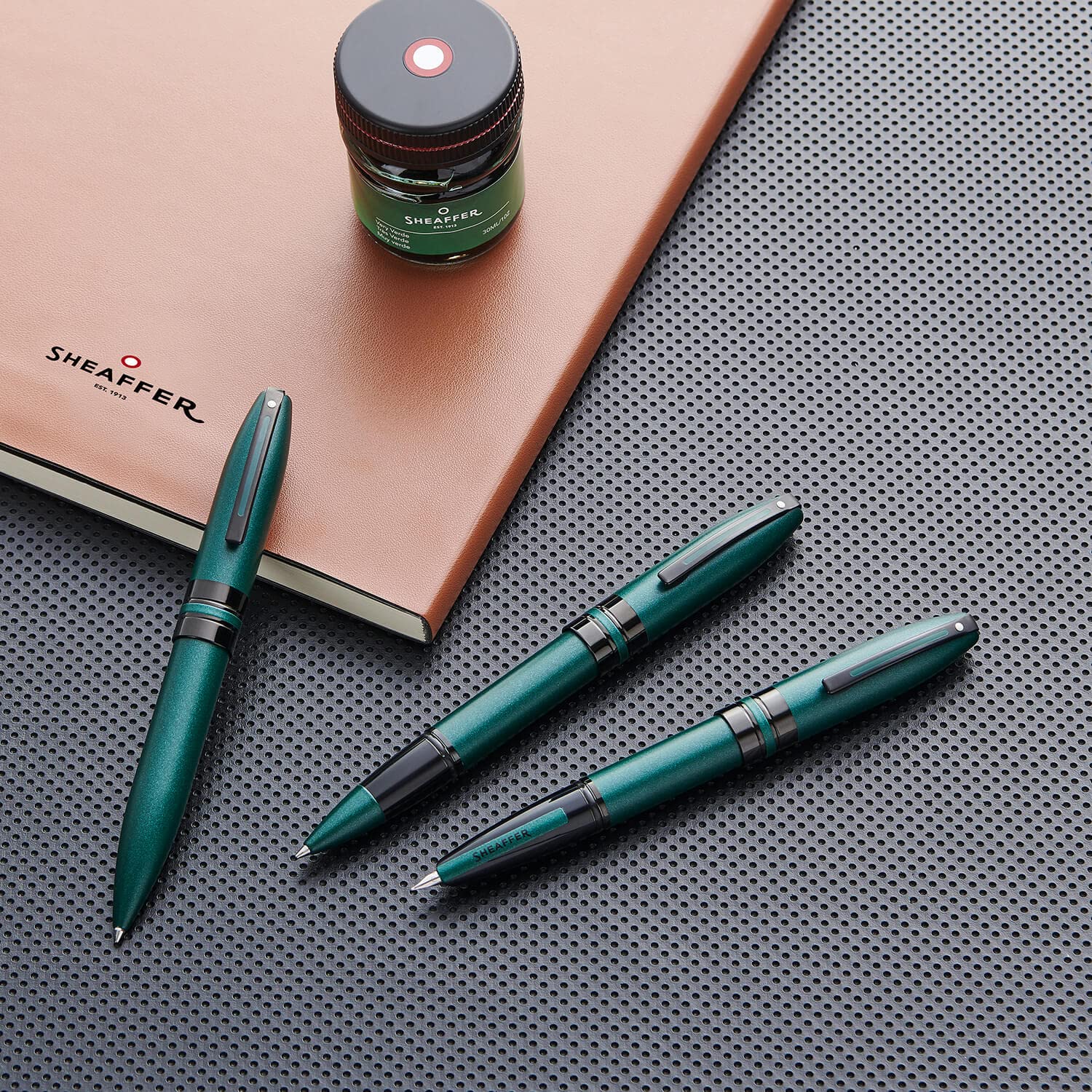 Sheaffer 9109 Icon Ballpoint Pen - Metallic Green with Glossy Black PVD Trim Sheaffer