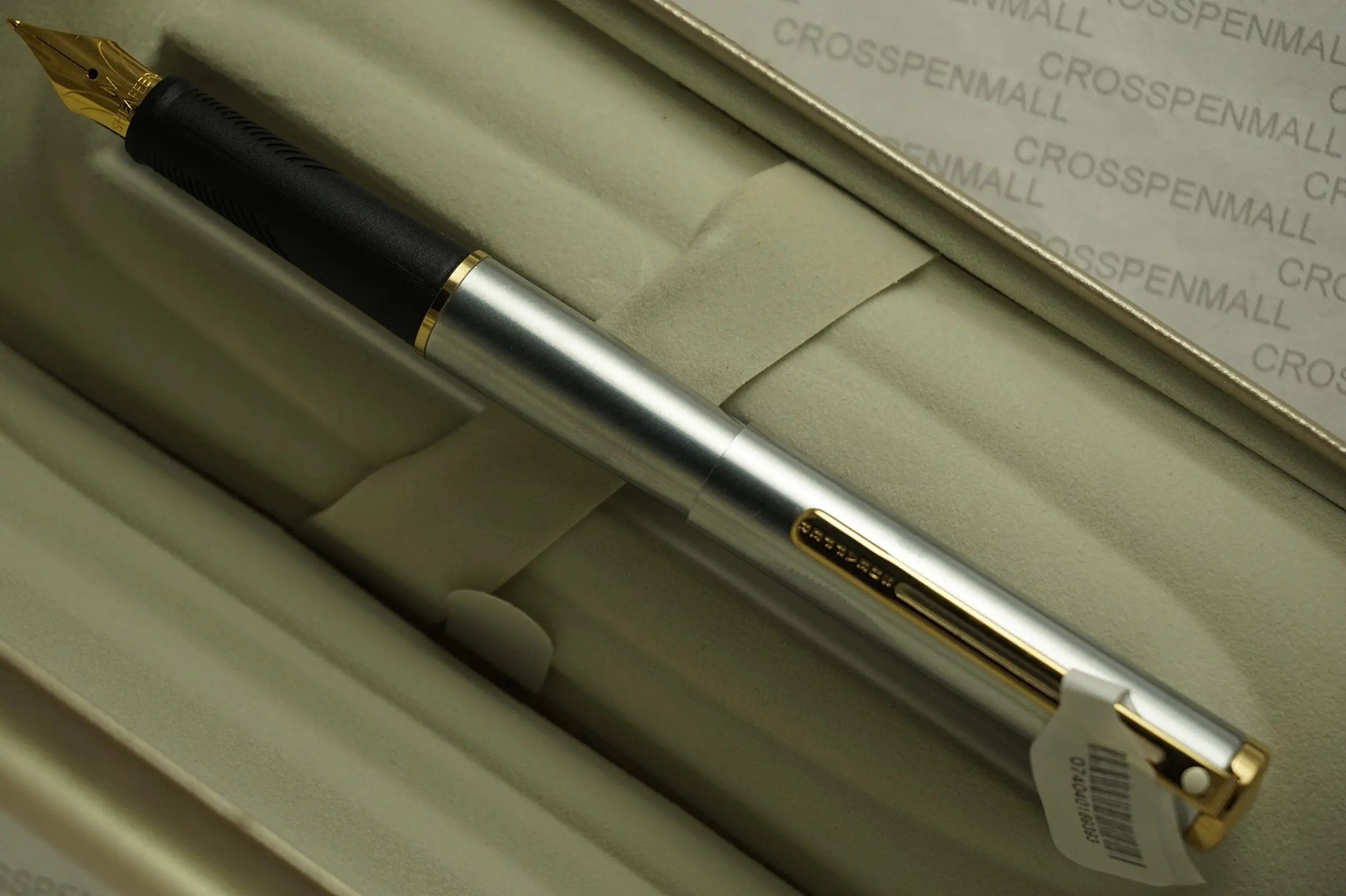 Sheaffer Agio Compact Fountain Pen Medium Nib with Cartridges, Brushed Chrome Plate Finish with 22K Gold Plate Trim (SH/9003-0) Sheaffer