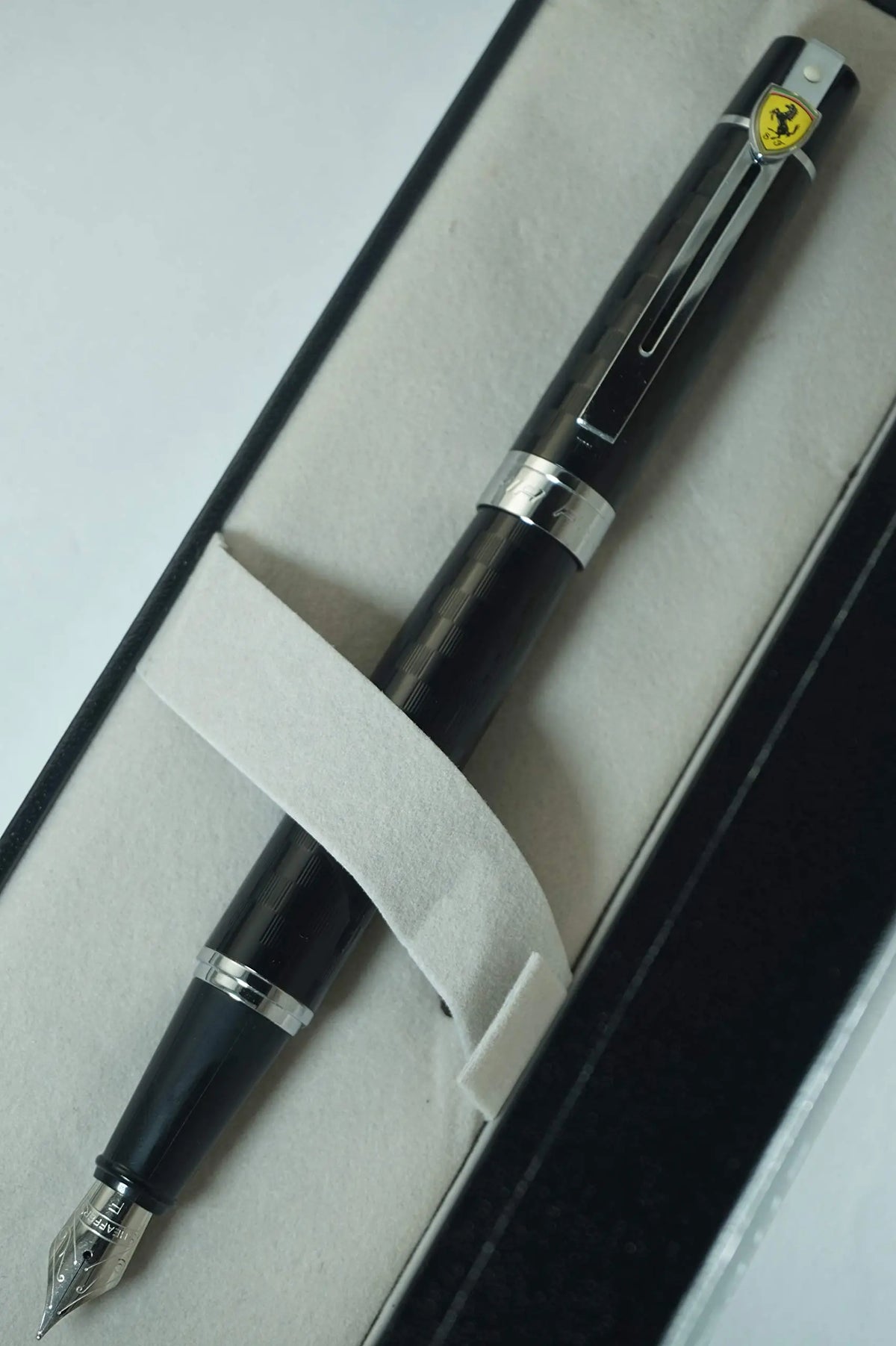 Sheaffer Ferrari 300 Limited Series, with diamond cut Chequered Flag Engraving Medium Point Fountain pen cross