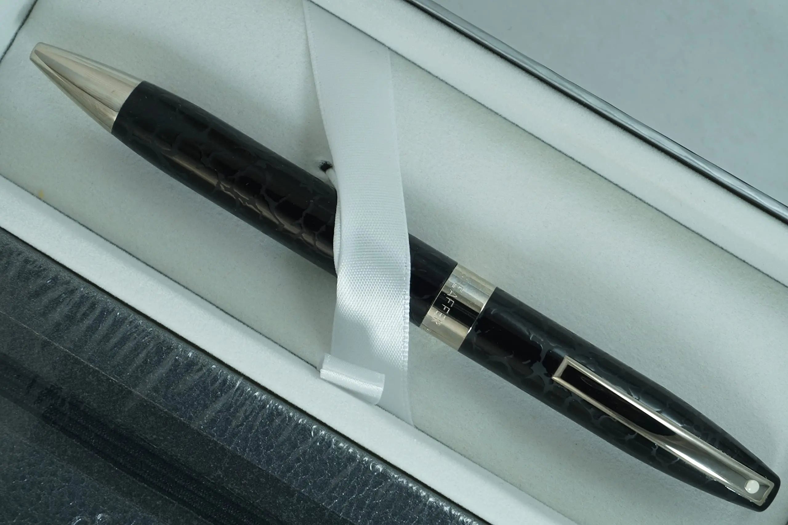 Sheaffer Hand made in USA Legacy Heritage Look of Leather Formal Black barrel and Palladium Appointments Ballpoint pen and Matching Journal set - crosspenmall.com