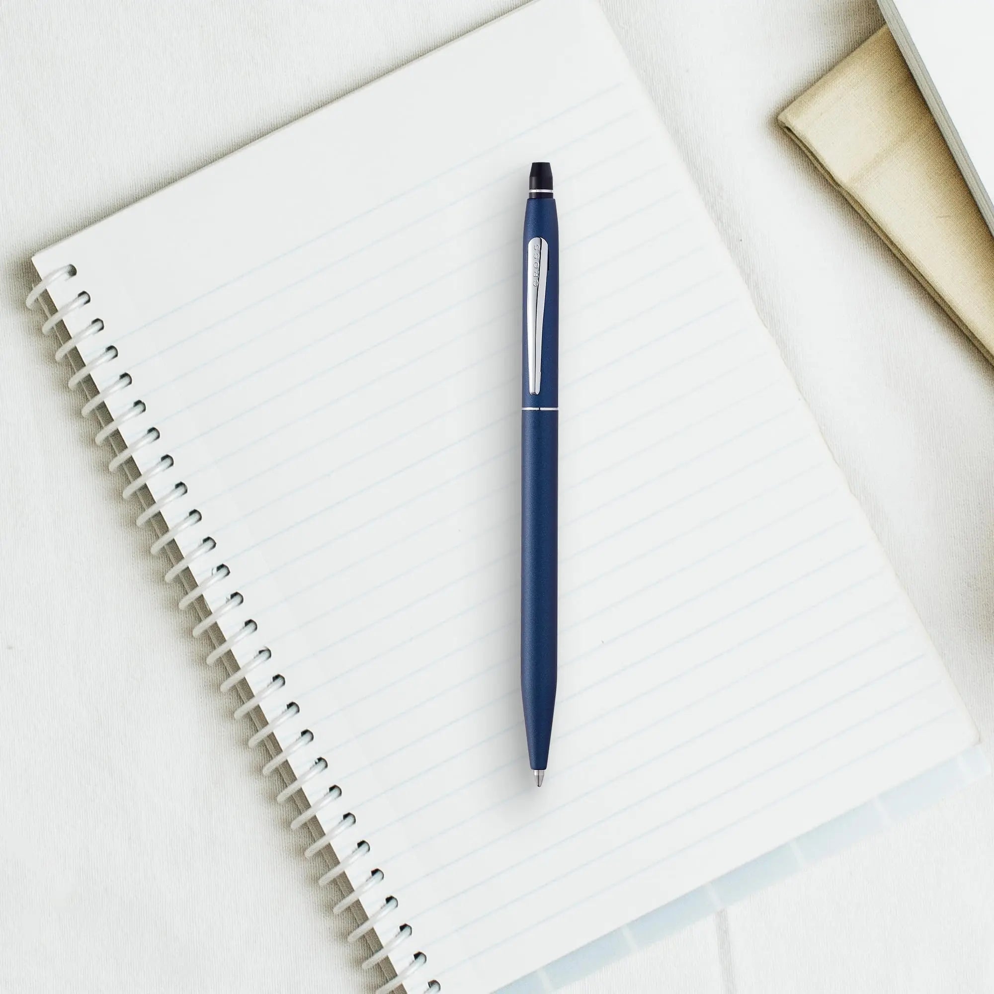 Sheaffer Pop Black Fountain Pen with Chrome Trim and Medium Nib in Gift Box - crosspenmall.com