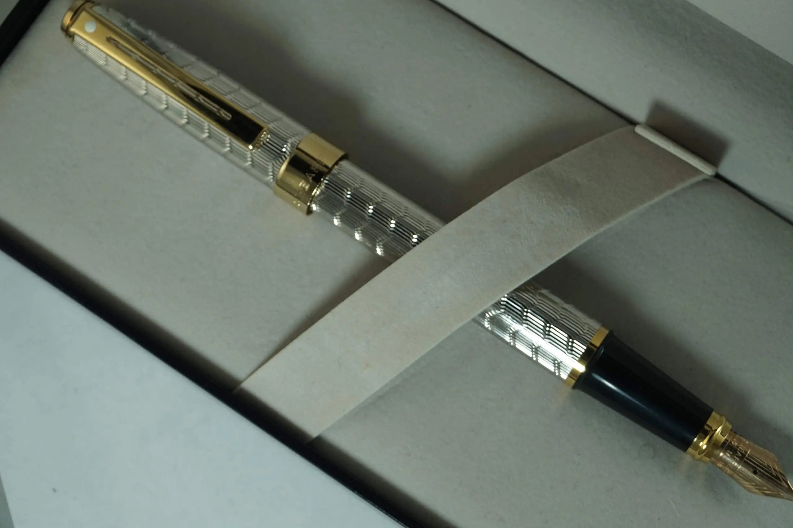 Sheaffer Prelude Signature Diamond Cut Snake Skin Pattern Medalist with 22KT Gold Appointments Fountain Pen with Solid and Stamped 14KT Gold Medium Nib Fountain Pen Cross