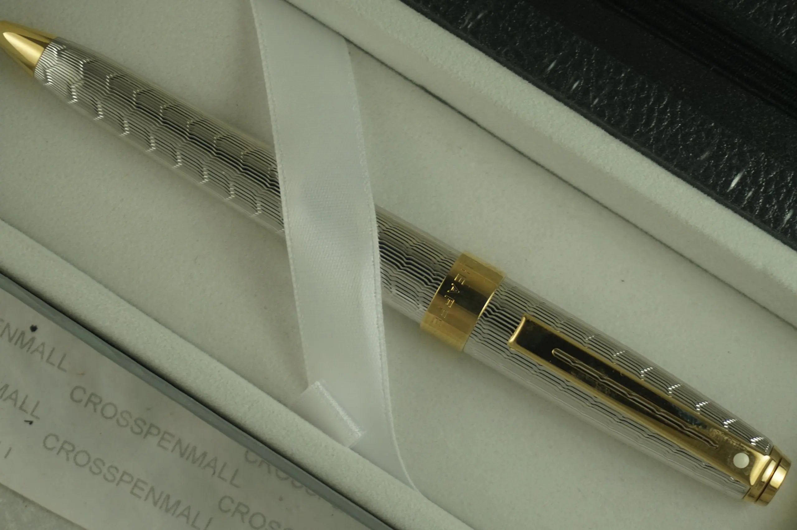 Sheaffer Prelude Signature Diamond cut Snake Skin pattern Medalist with 22KT Gold Appointments Ballpoint Pen and matching Sheaffer Journal Cross