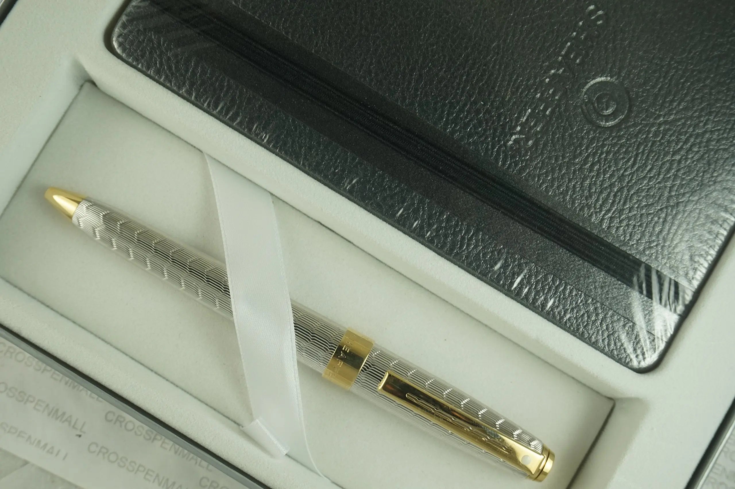 Sheaffer Prelude Signature Diamond cut Snake Skin pattern Medalist with 22KT Gold Appointments Ballpoint Pen and matching Sheaffer Journal Cross