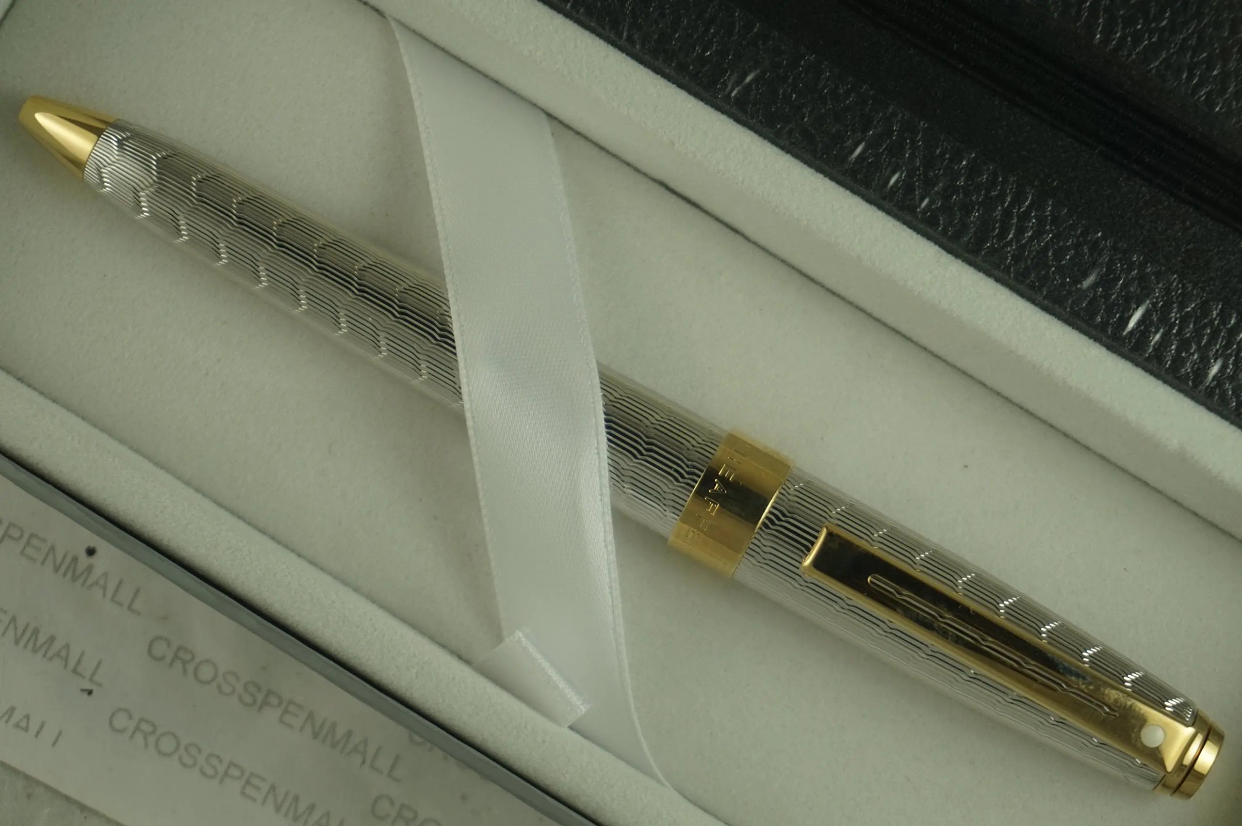 Sheaffer Prelude Signature Diamond cut Snake Skin pattern Medalist with 22KT Gold Appointments Ballpoint Pen and matching Sheaffer Journal Cross