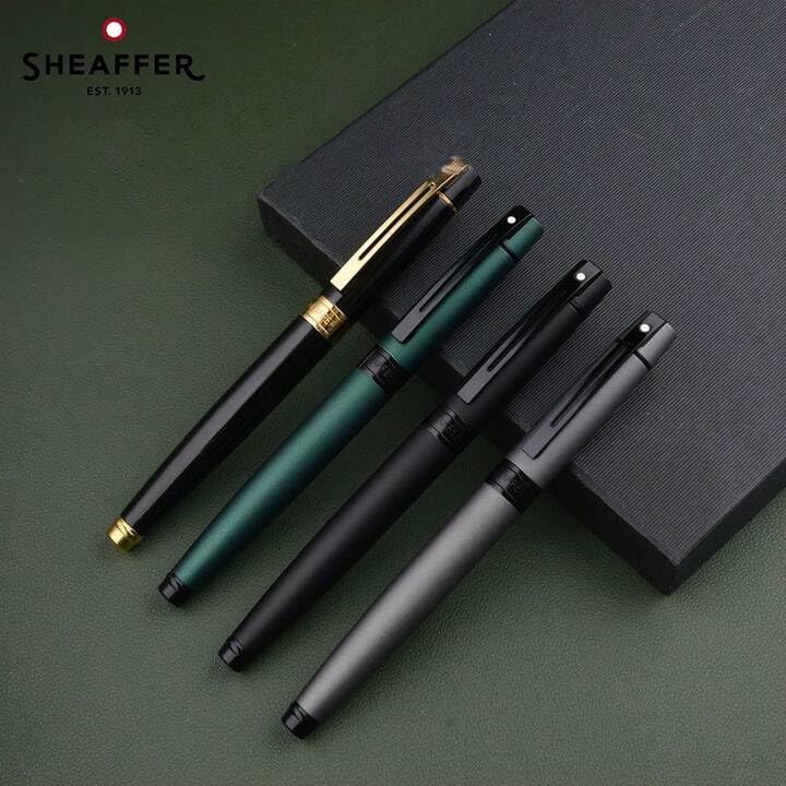 Sheaffer 300 Matte Green Pen with Contrating Black PVD Trims and Matching Pouch gift Set Sheaffer