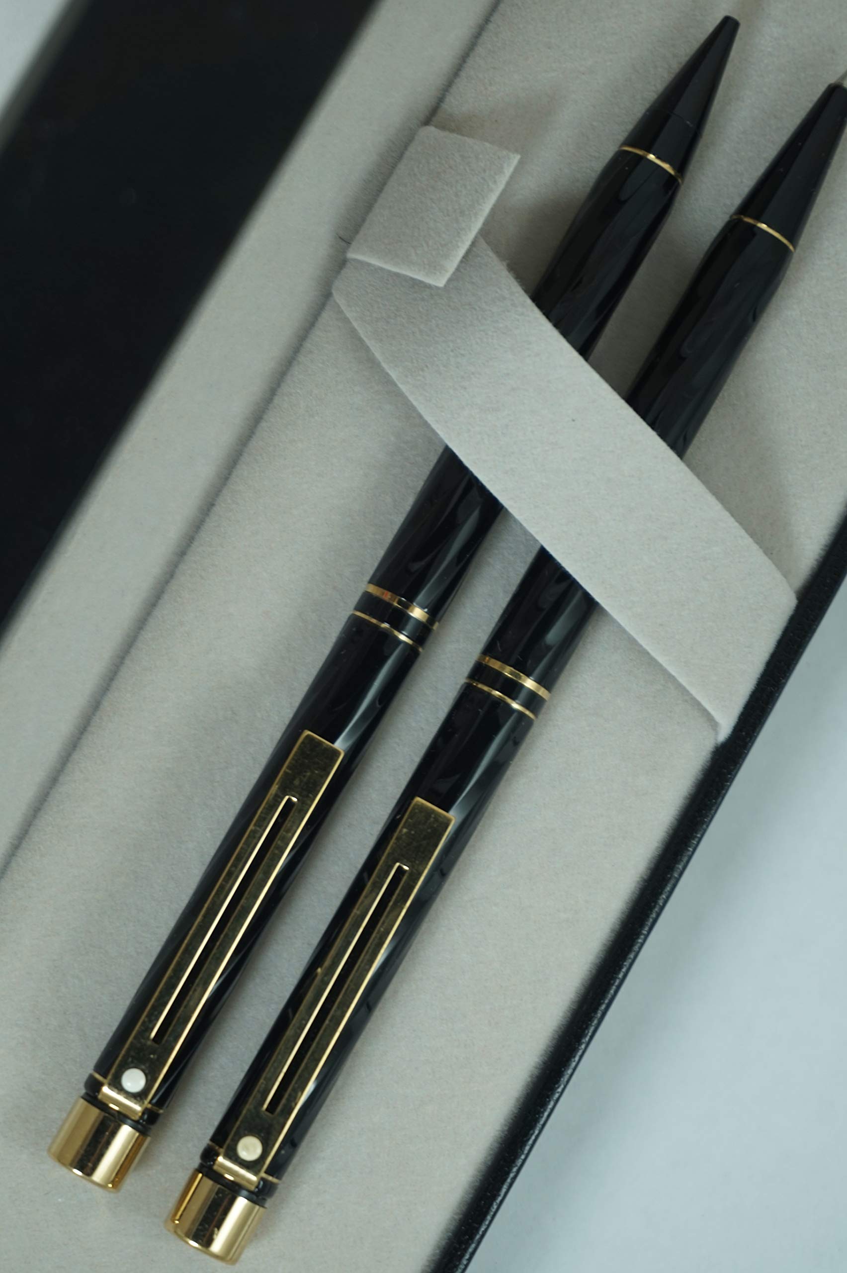 Sheaffer Made in the USA Signature Targa Spiral black Lacquer Barrel with Signature Targa Centre Gold rings and 22KT Gold appointments ballpoint Pen and 0.5MM pencil set - crosspenmall.com