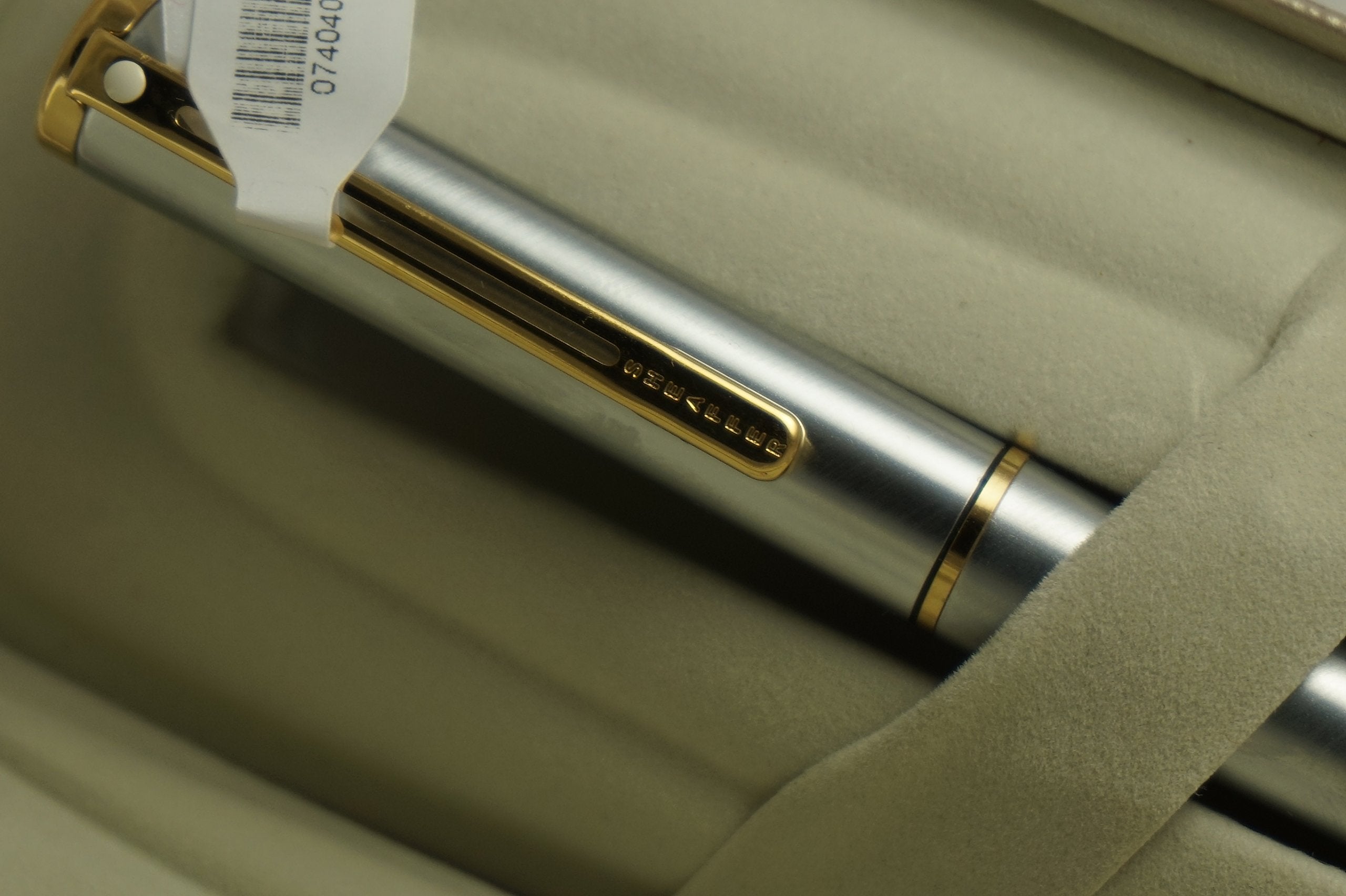 Sheaffer Agio Compact Fountain Pen Medium Nib with Cartridges, Brushed Chrome Plate Finish with 22K Gold Plate Trim (SH/9003-0) - crosspenmall.com