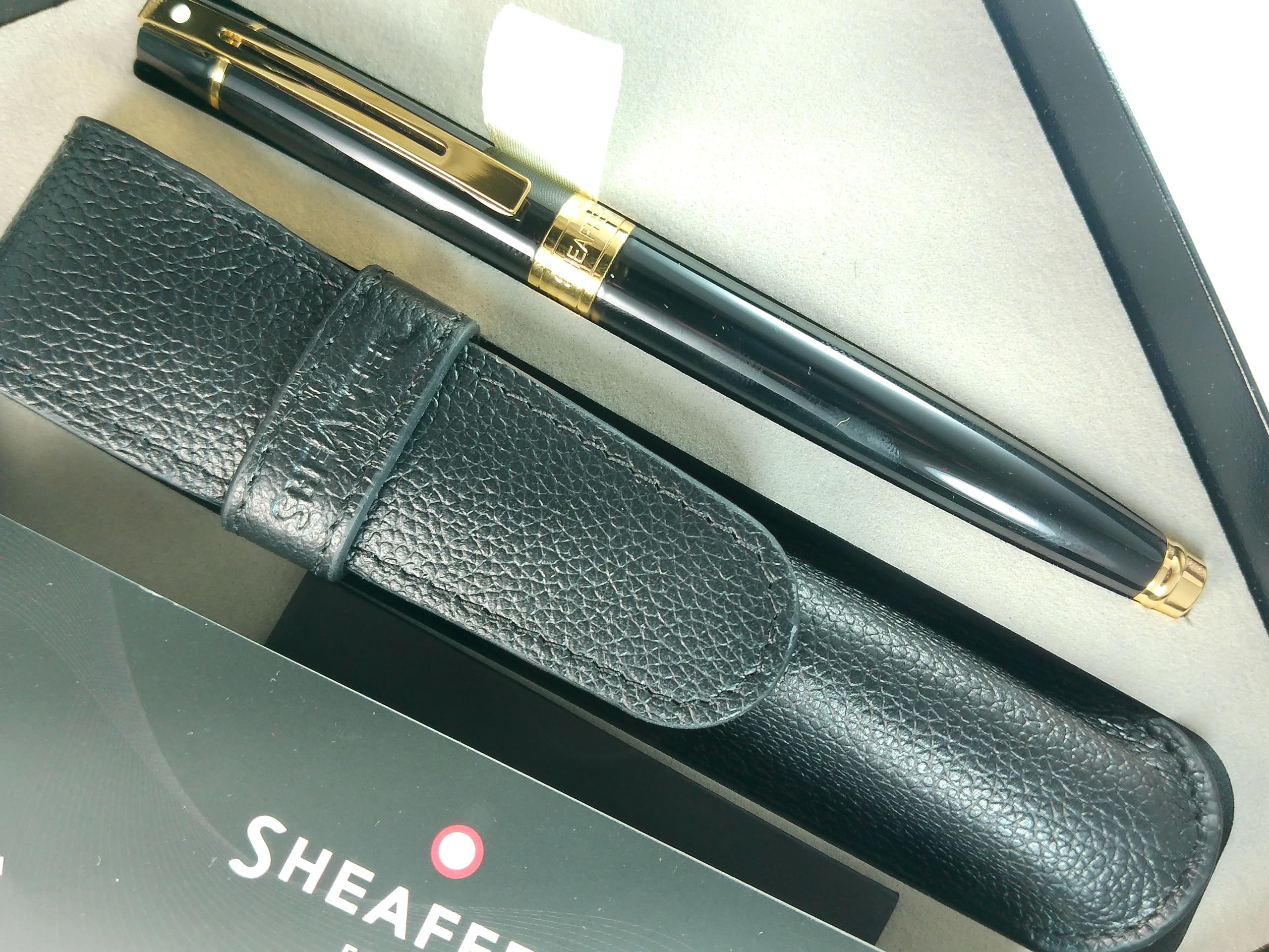 Sheaffer 300 Glossy black with Gold Trim Pen and Leather Pouch Gift Set Sheaffer