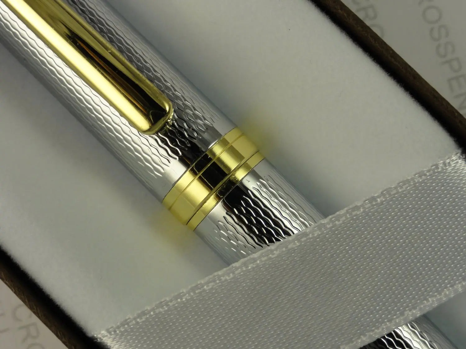 Cross Bill Blass Feathered Diamond Pattern Designer with 23KT Appointments 0.9mm Continuous Twist Lead Pencil crosspenmall.com