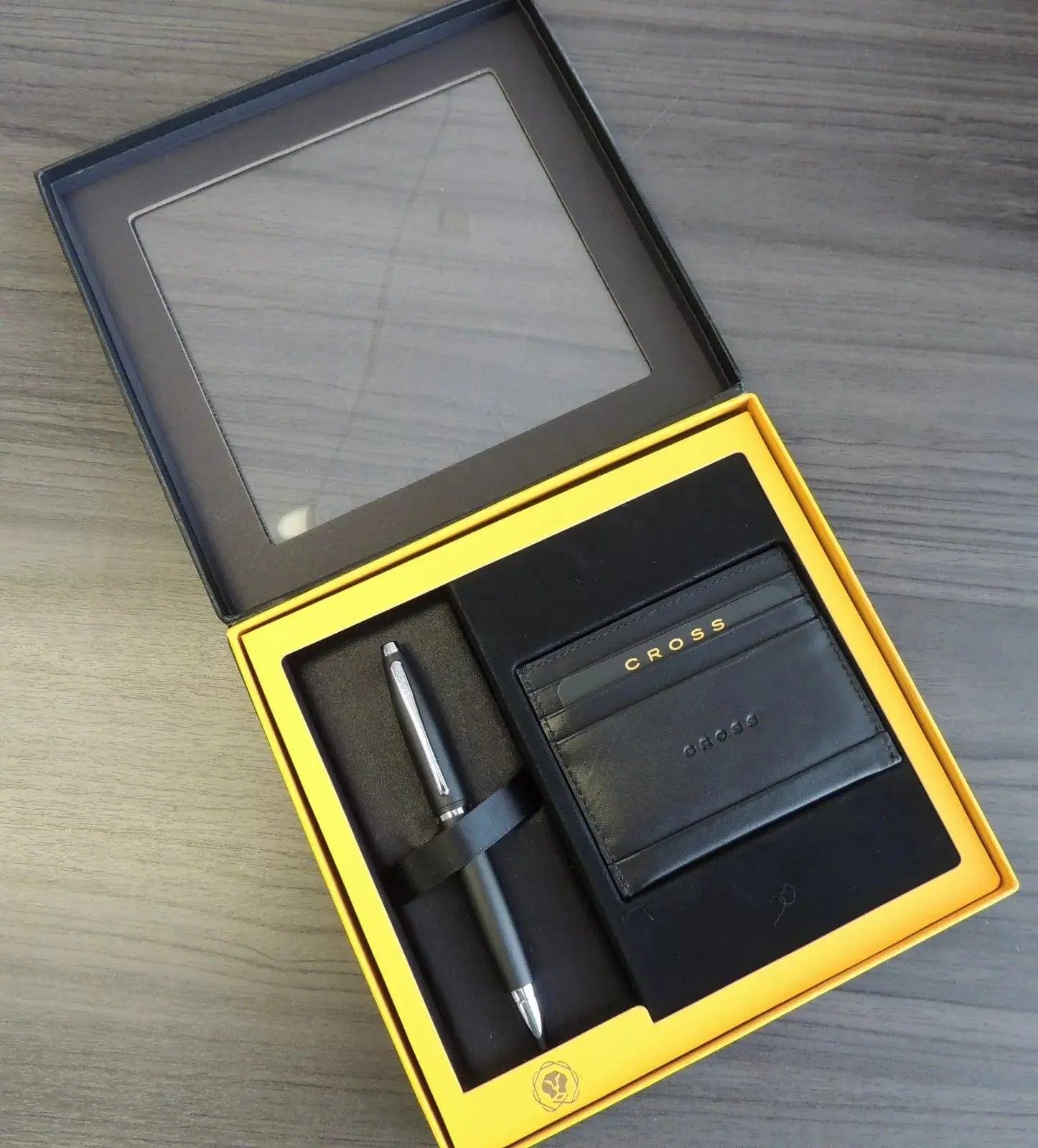 Cross Calais Pen & Leather Card Case Gift Set - Matte Black Calais Pen & Leather Card Case Gift Set Cross