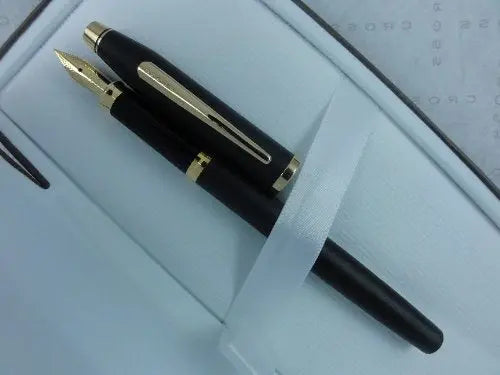 Cross Century II Matte Black with Solid 18KT Gold Medium Nib Fountain Pen! Very Rare Cross