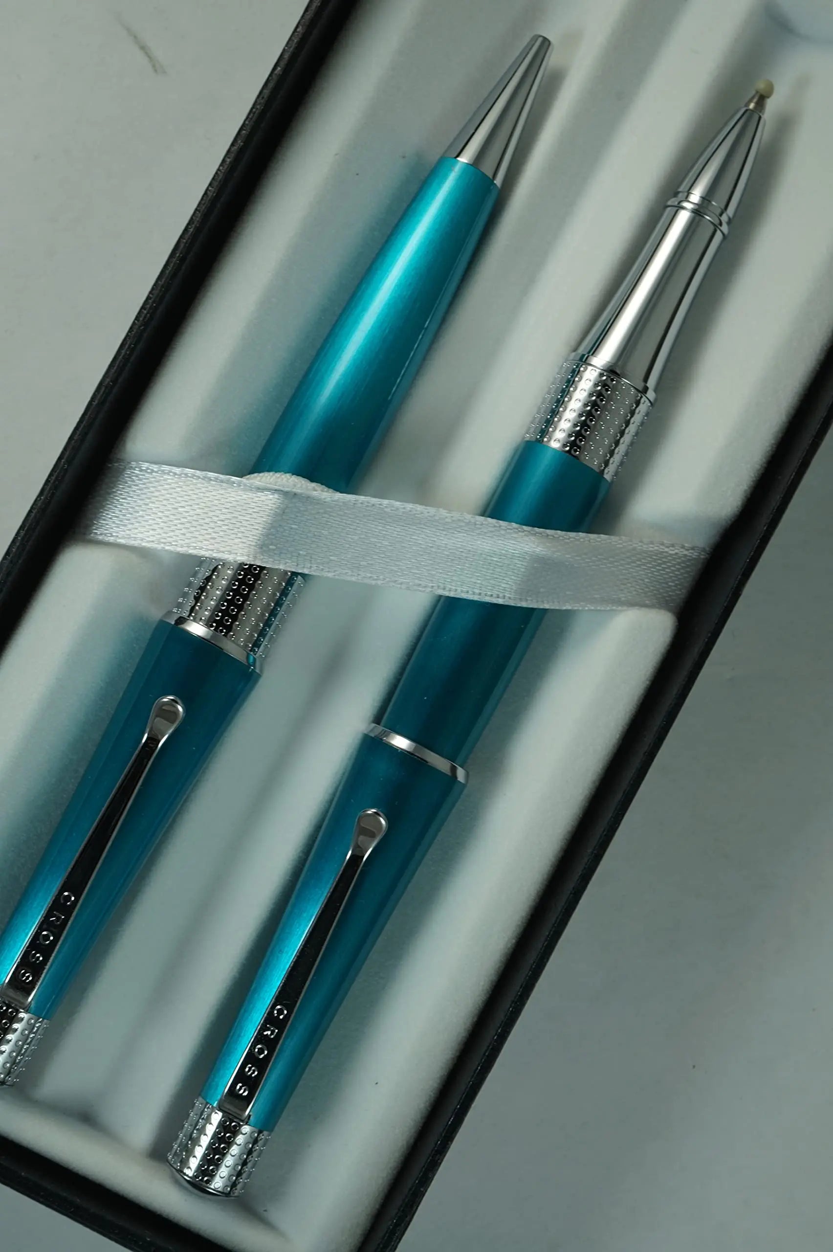 Cross Collection Beverly Pearlescent Teal Lacquer with signature pronounced center Band Selectip Rollerball Pen and Ballpoint Set - crosspenmall.com