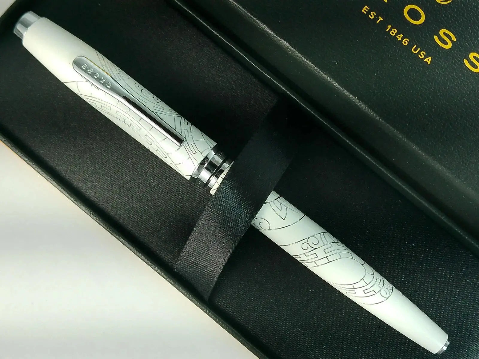 Cross Coventry Year of the Snake Pearl White Lacquer Fountain Pen, Engraved Snake Design Cap and Barrel Cross