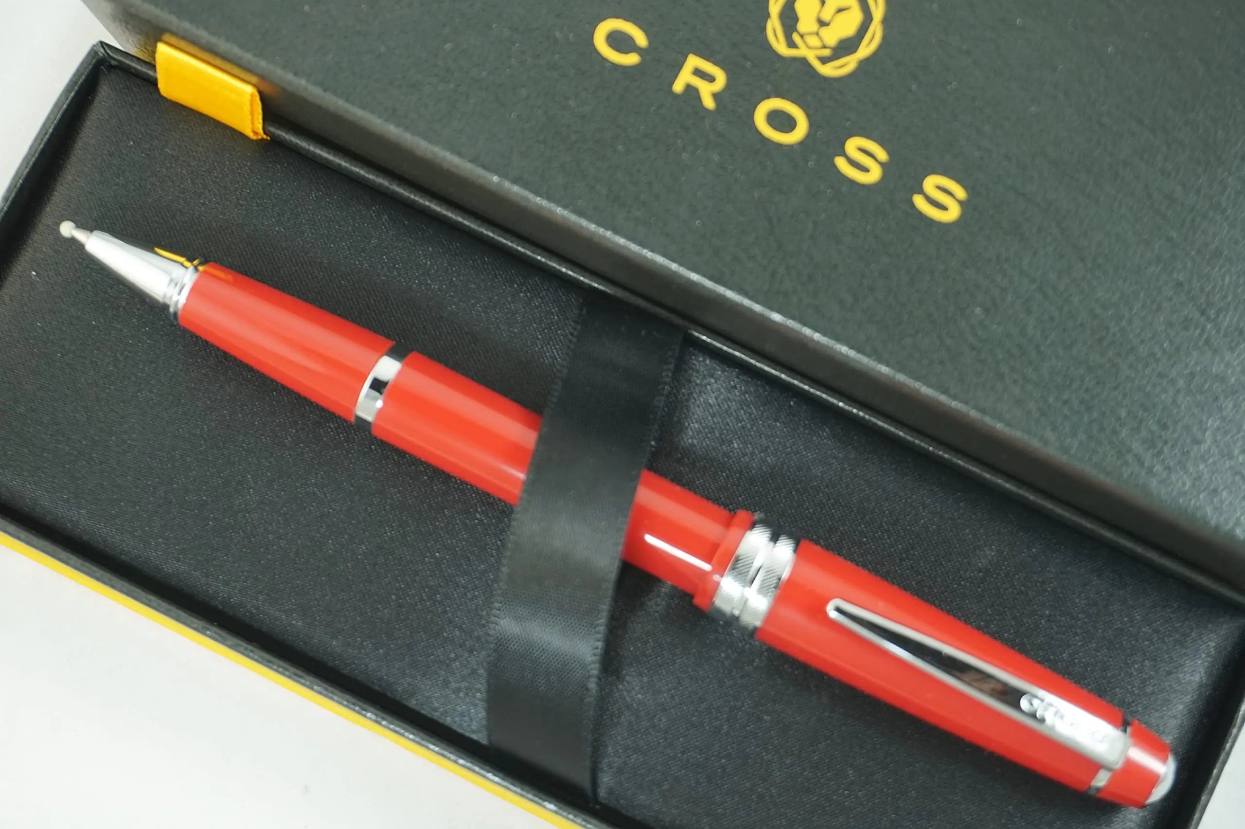 Cross Executive Companion with Diamond Cut Multi-groove Signature Center Ring and Pearlescent Red Barrel Bailey Light Selectip Rollerball Pen Cross