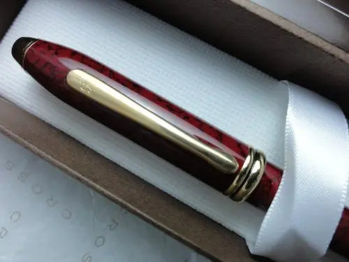 Cross Made in The USA Townsend Cardinal RED Barrel and 14k Solid Gold Broad Nib Fountain Pen Cross