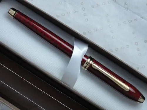 Cross Made in The USA Townsend Cardinal RED Barrel and 14k Solid Gold Broad Nib Fountain Pen Cross