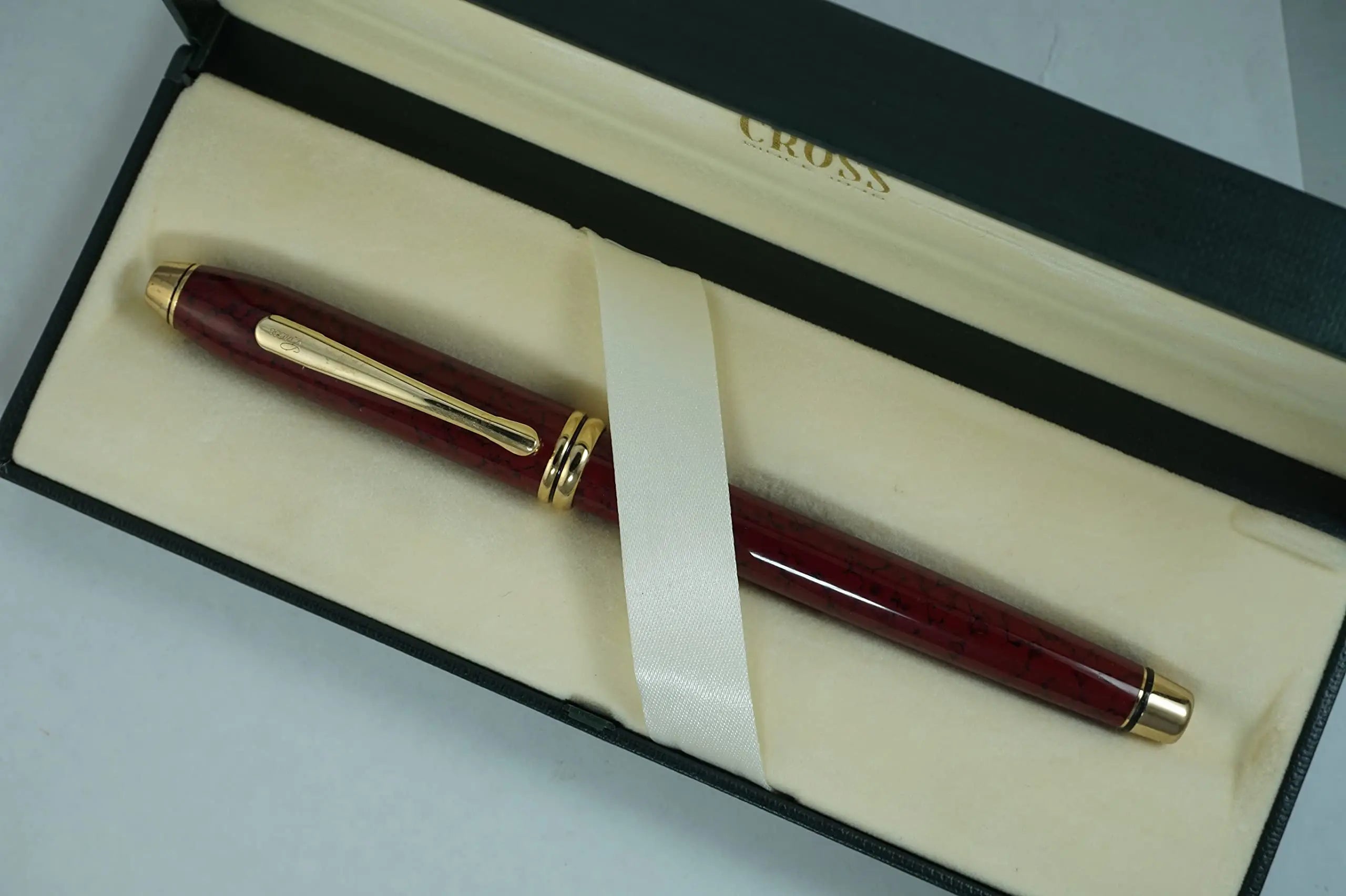 Cross Made in UK Cardinal Red and 23KT Appointment s with Solid 14KT Gold Extra fine XF nib Fountain pen - crosspenmall.com