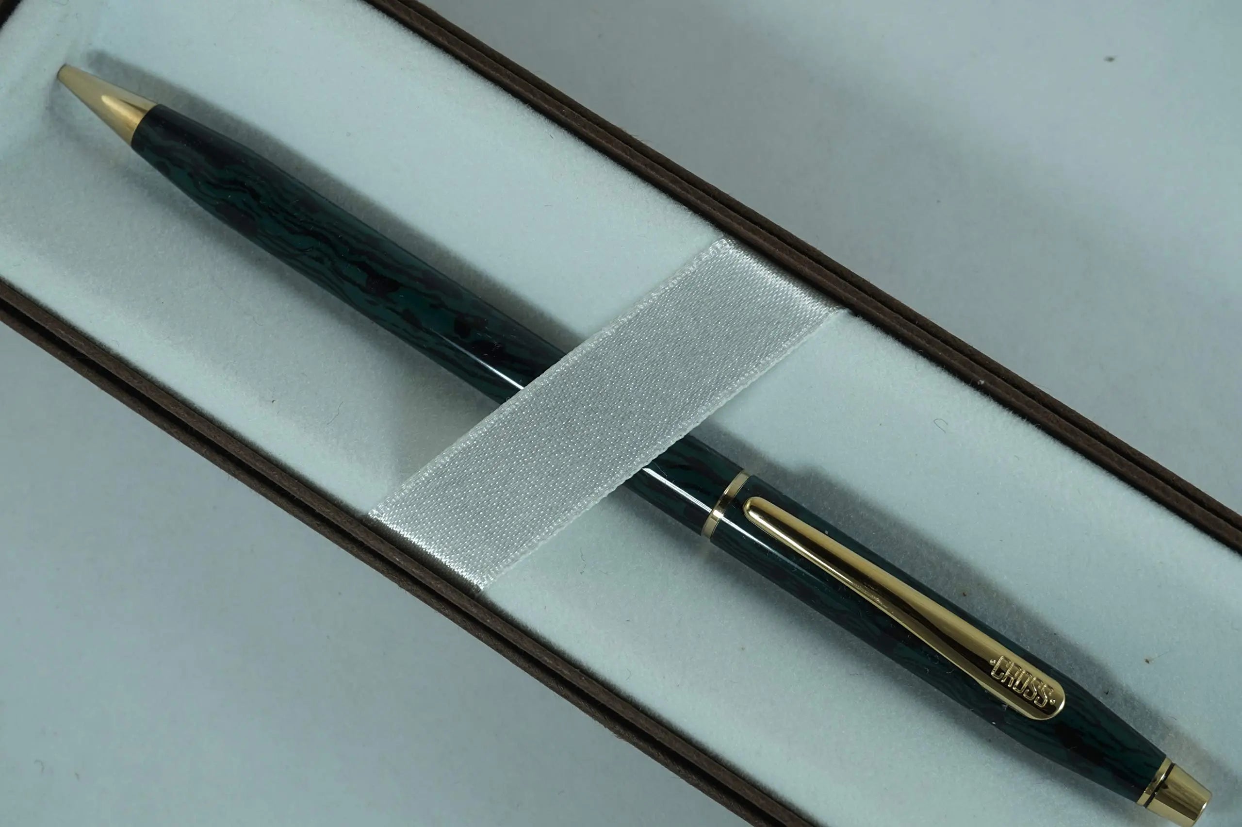Cross Made in the USA Century Classic Green Wood Lacquer Barrel and 23KT Gold Appointments with 0.5mm Lead Mechanical Pencil .Made in Lincoln, USA Cross