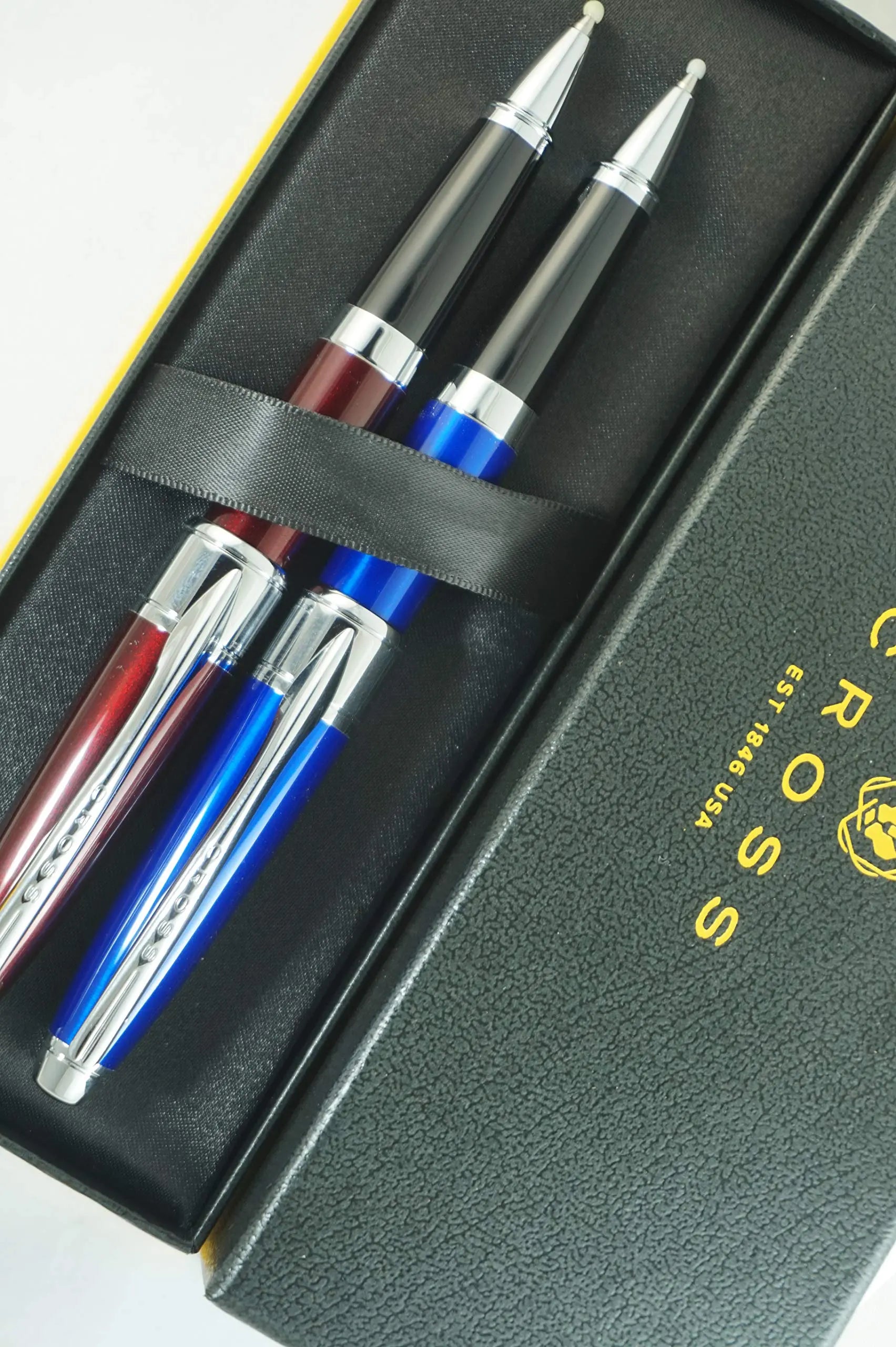 Limited Release Edition elegant Art Deco Apogee Executive Diamond Cut Translucent Red and Blue Barrel Duo Selectip Gel Ink Rollerball pens Cross