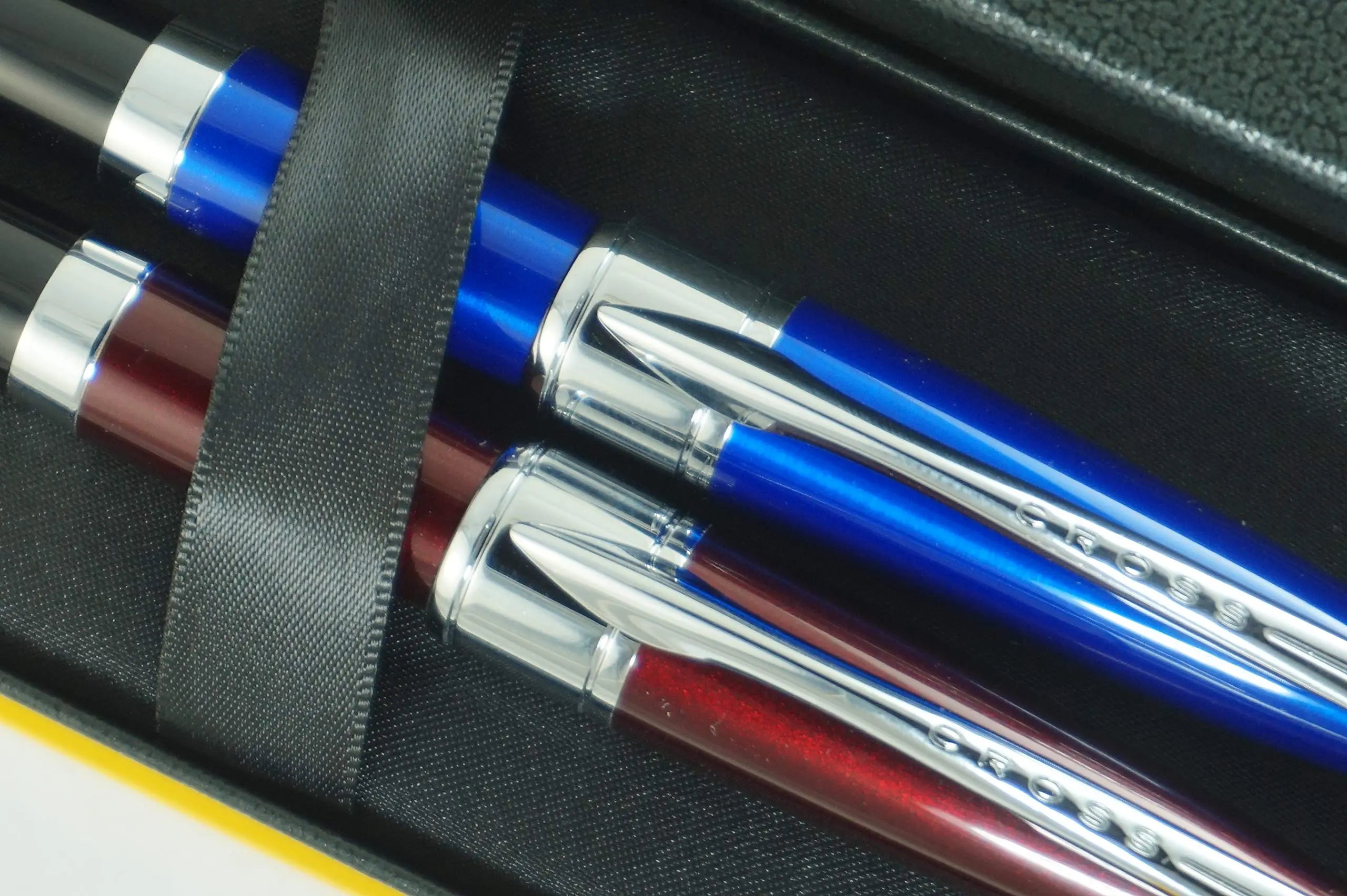 Limited Release Edition elegant Art Deco Apogee Executive Diamond Cut Translucent Red and Blue Barrel Duo Selectip Gel Ink Rollerball pens Cross