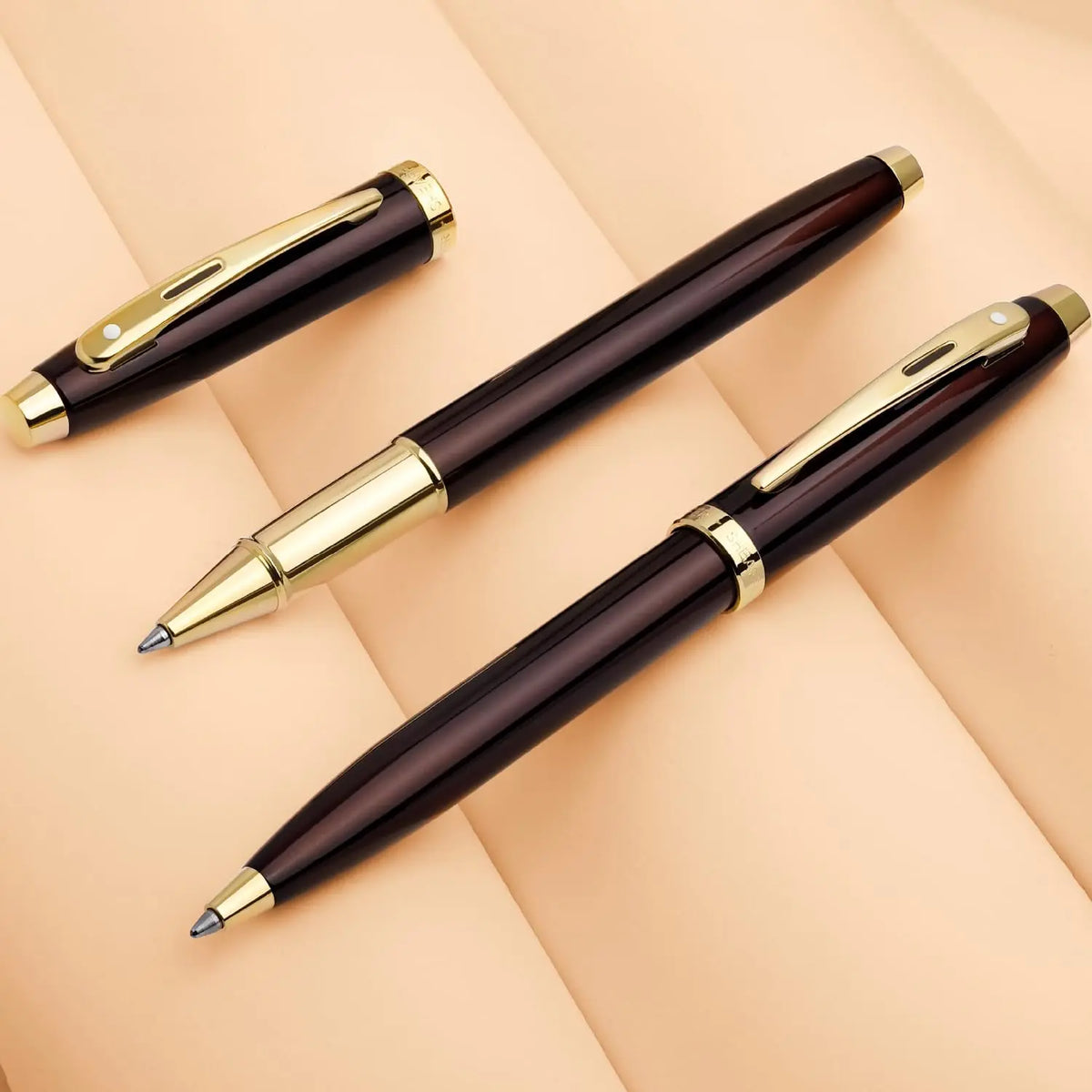 Sheaffer 100 9370 Retractable Ballpoint Pen, Glossy Coffee Brown Finish with Shiny PVD Gold-Plated Trim, Medium Point, Refillable Luxury Writing Pen, Premium Gift Box Sheaffer