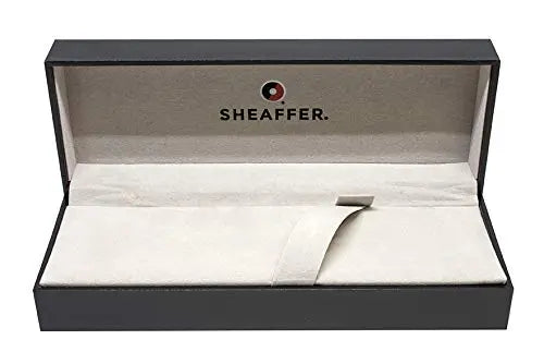 Sheaffer 100 - Refillable fountain pen, fine nib, glossy black lacquer finish, gold tone trim Sheaffer