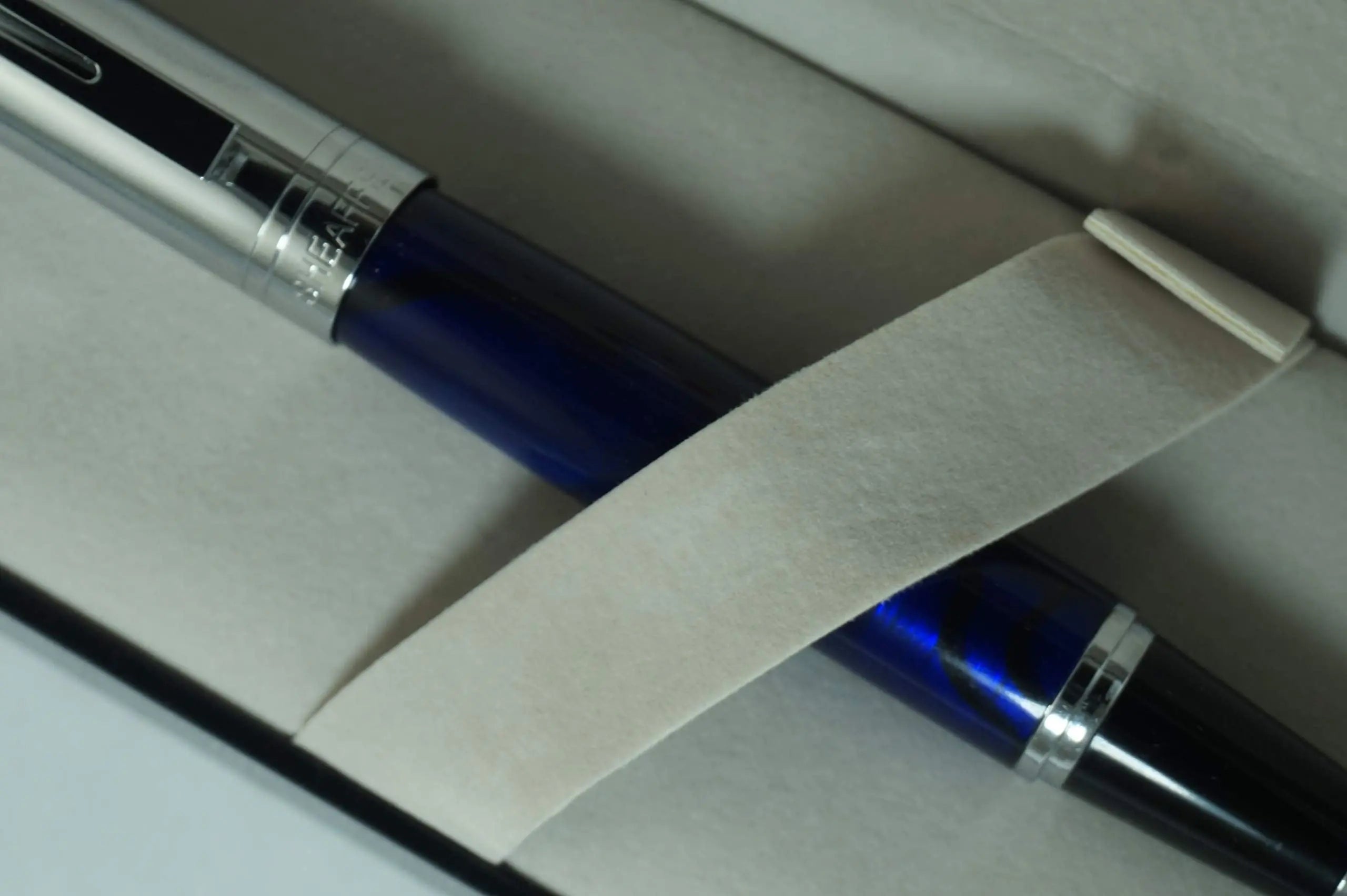 Sheaffer 300 Collection II Marble Blue barrel with Signature dot of Excellence on cap, Polished Barrel and Appointments Medium Point Rollerball Pen Sheaffer