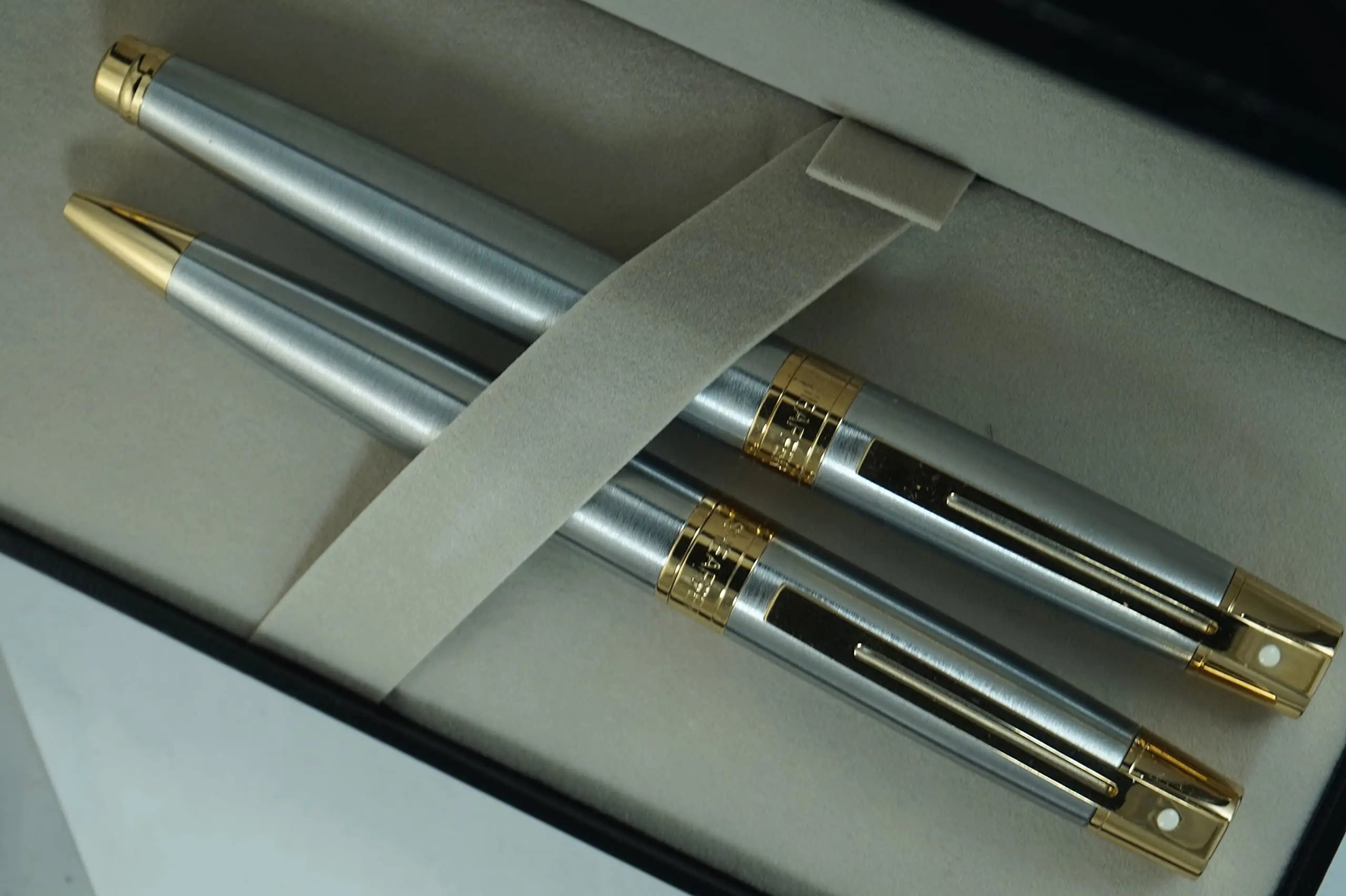 Sheaffer 300 Limited Collections,Brushed Chrome Barrel and Gold Appointments Rollerball and Ballpoint pens set Sheaffer