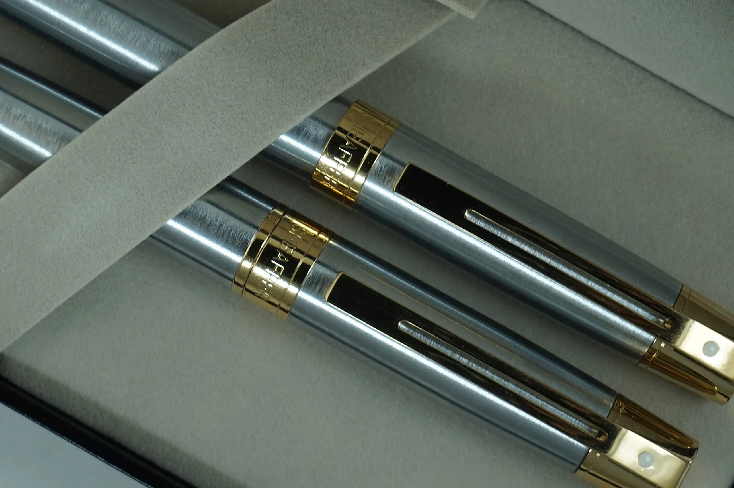 Sheaffer 300 Limited Collections,Brushed Chrome Barrel and Gold Appointments Rollerball and Ballpoint pens set Sheaffer