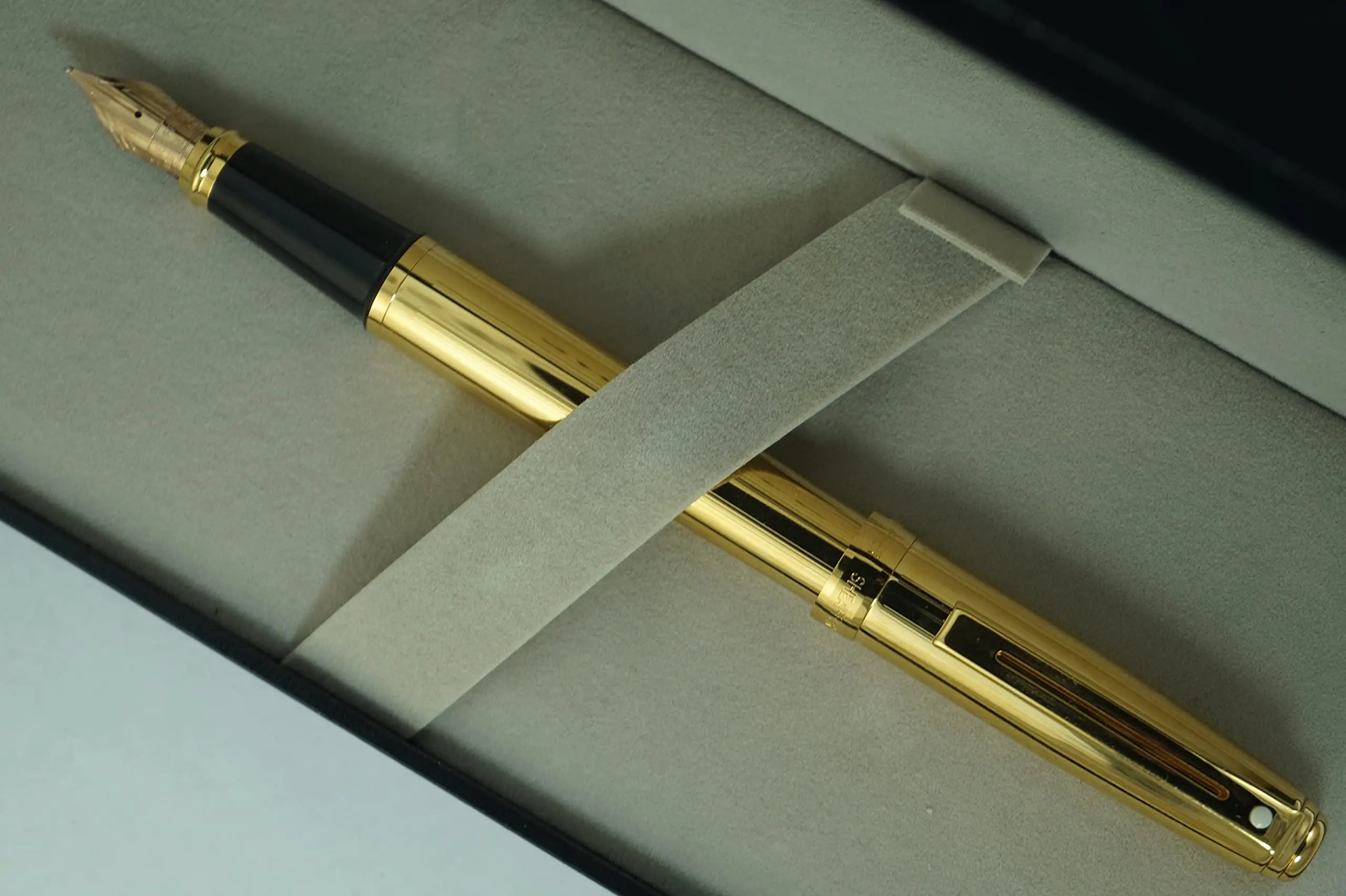 Sheaffer Cross Signature Prelude Collection with 22KT Gold appointments barrel and appointments, Solid and stamped 14KT Gold Medium nib Fountain pen Sheaffer