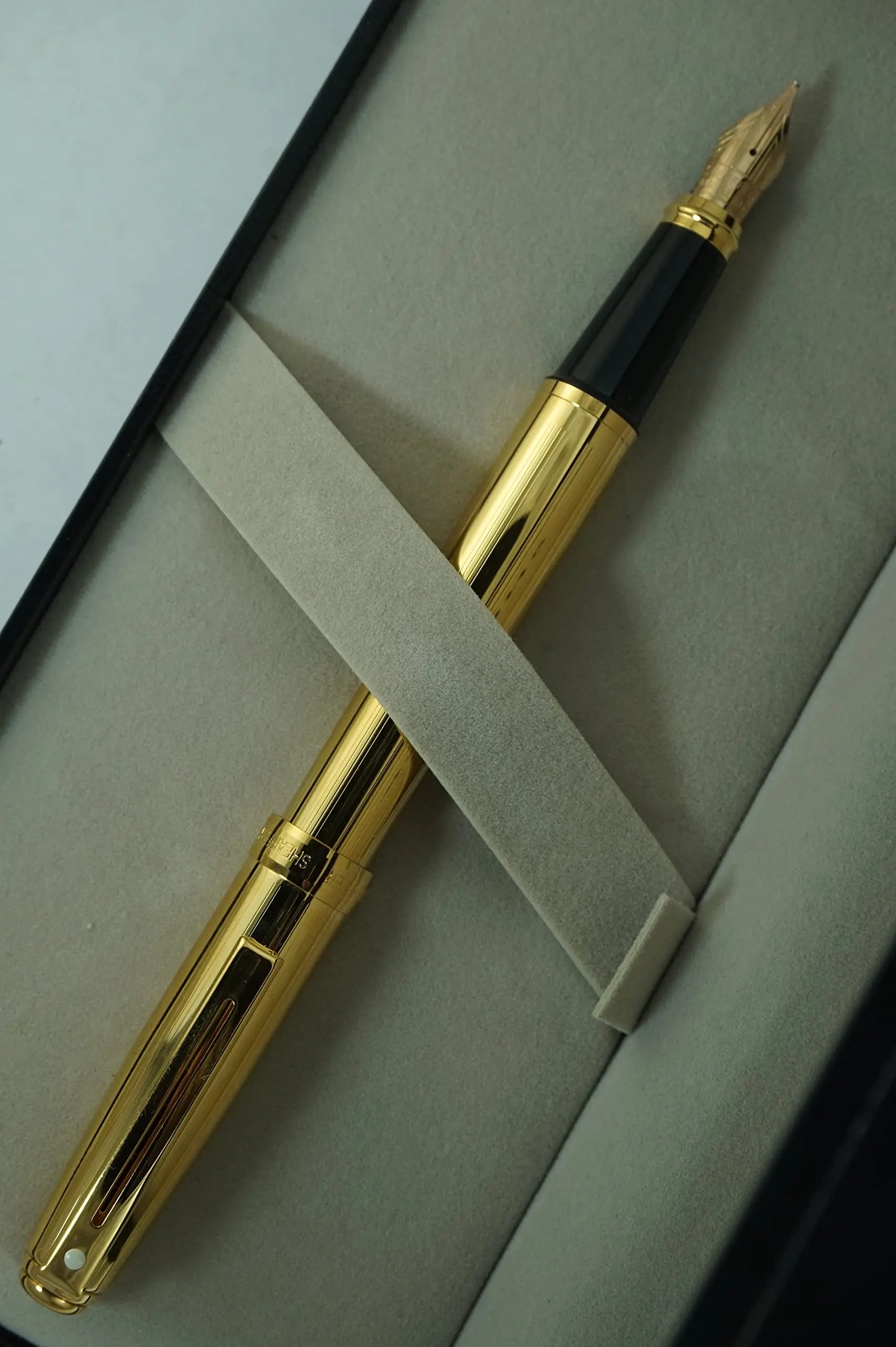 Sheaffer Cross Signature Prelude Collection with 22KT Gold appointments barrel and appointments, Solid and stamped 14KT Gold Medium nib Fountain pen Sheaffer