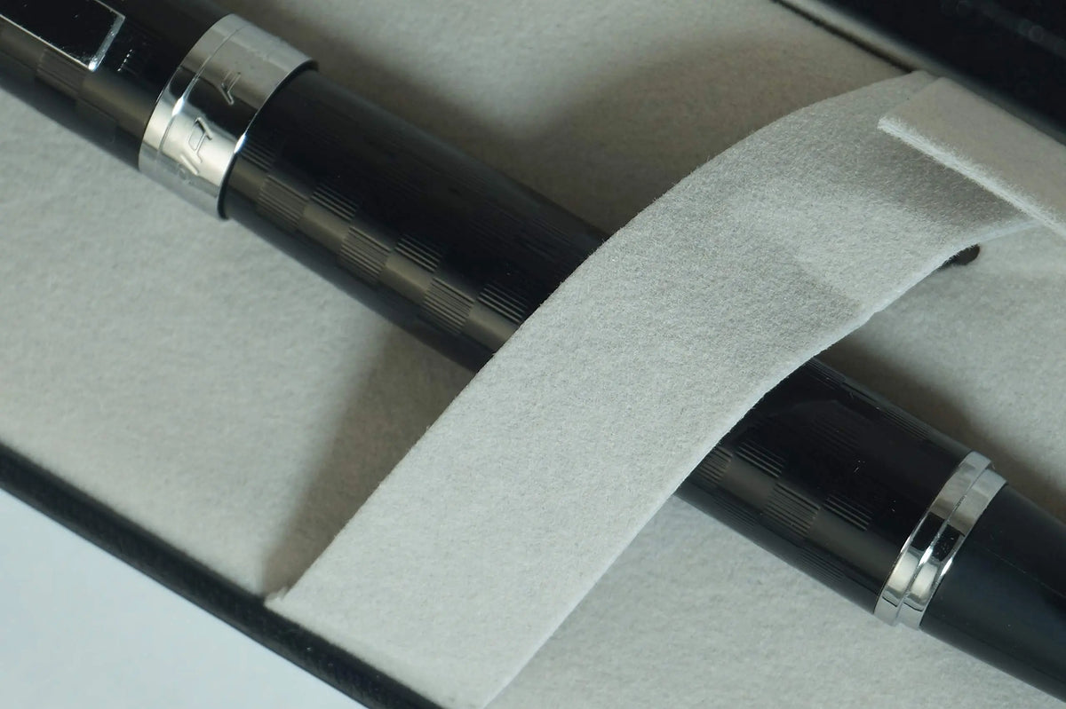 Sheaffer Ferrari 300 Limited Series, with diamond cut Chequered Flag Engraving Medium Point Fountain pen cross