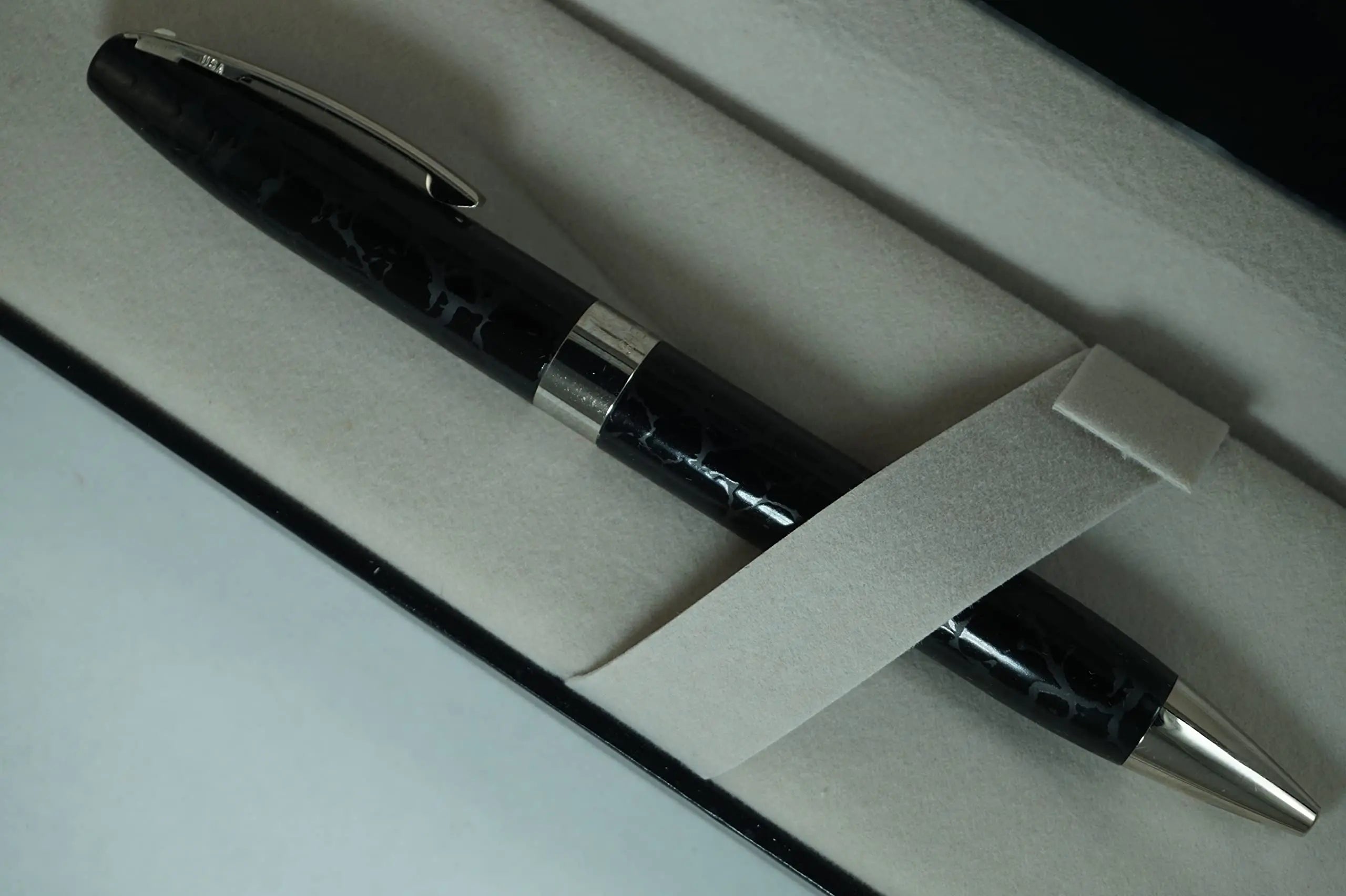 Sheaffer Hand made in USA Legacy Heritage Look of Leather Formal Black barrel and Palladium Appointments Ballpoint pen Sheaffer